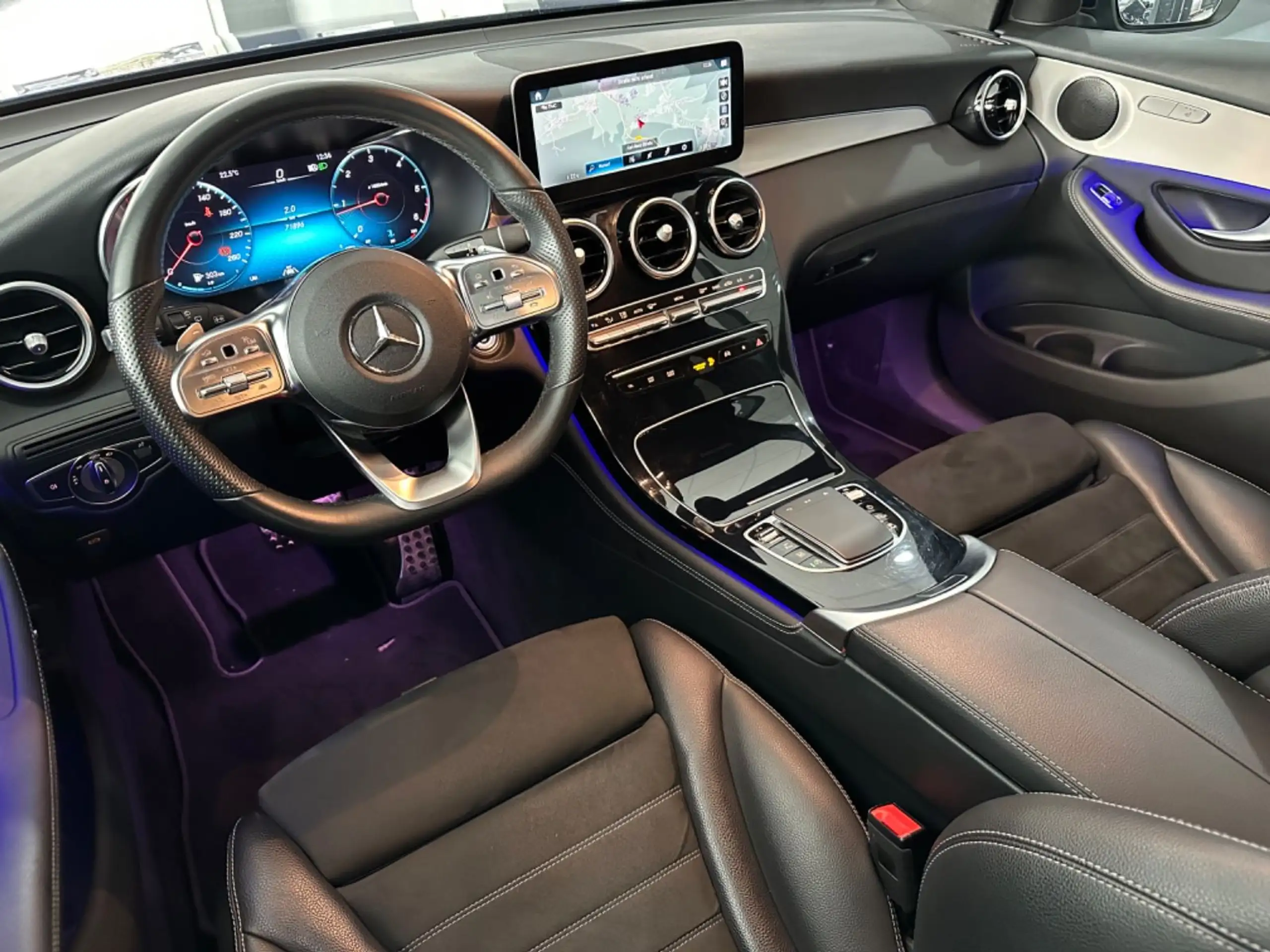 Mercedes-Benz - GLC 220