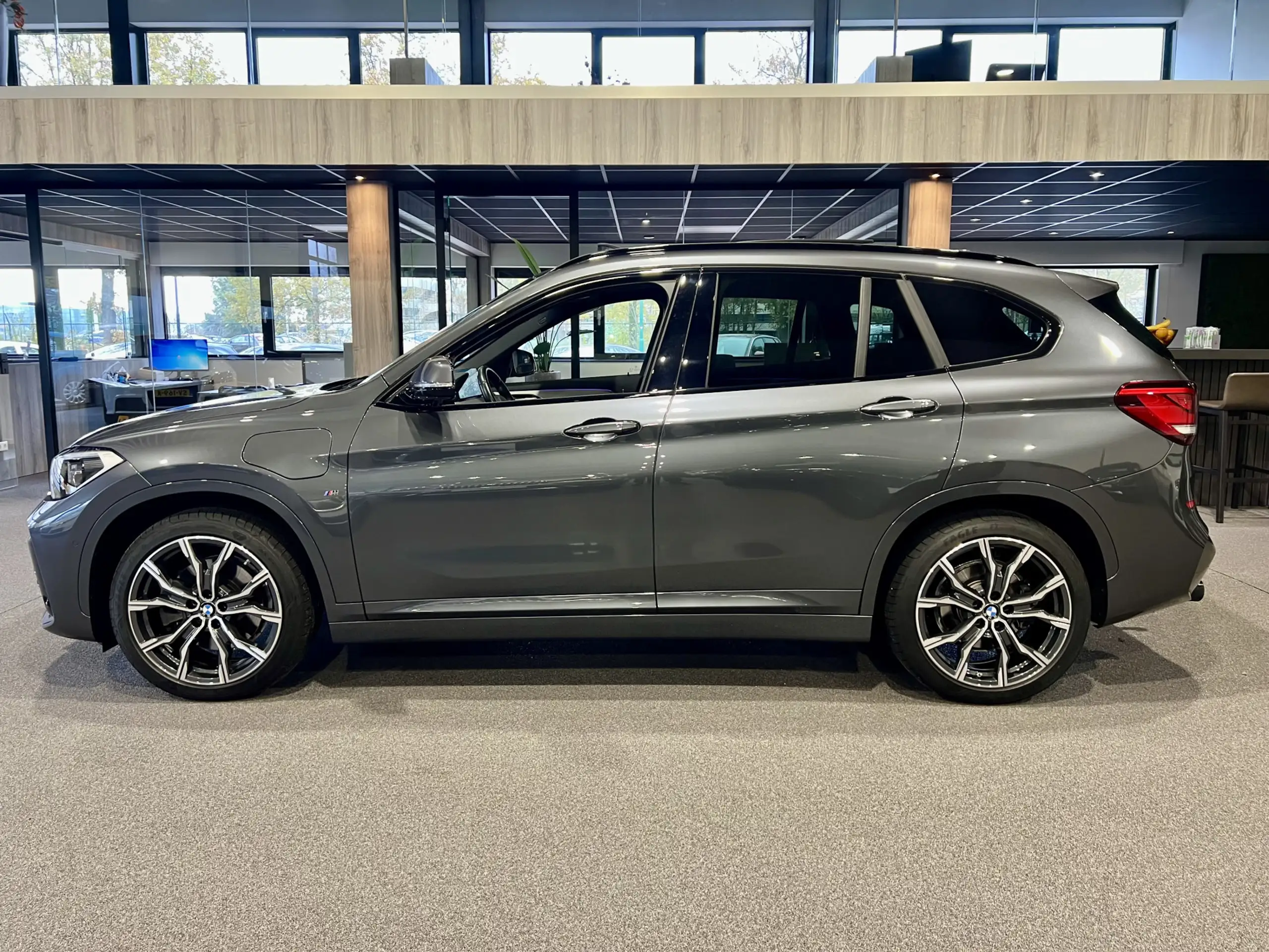 BMW - X1