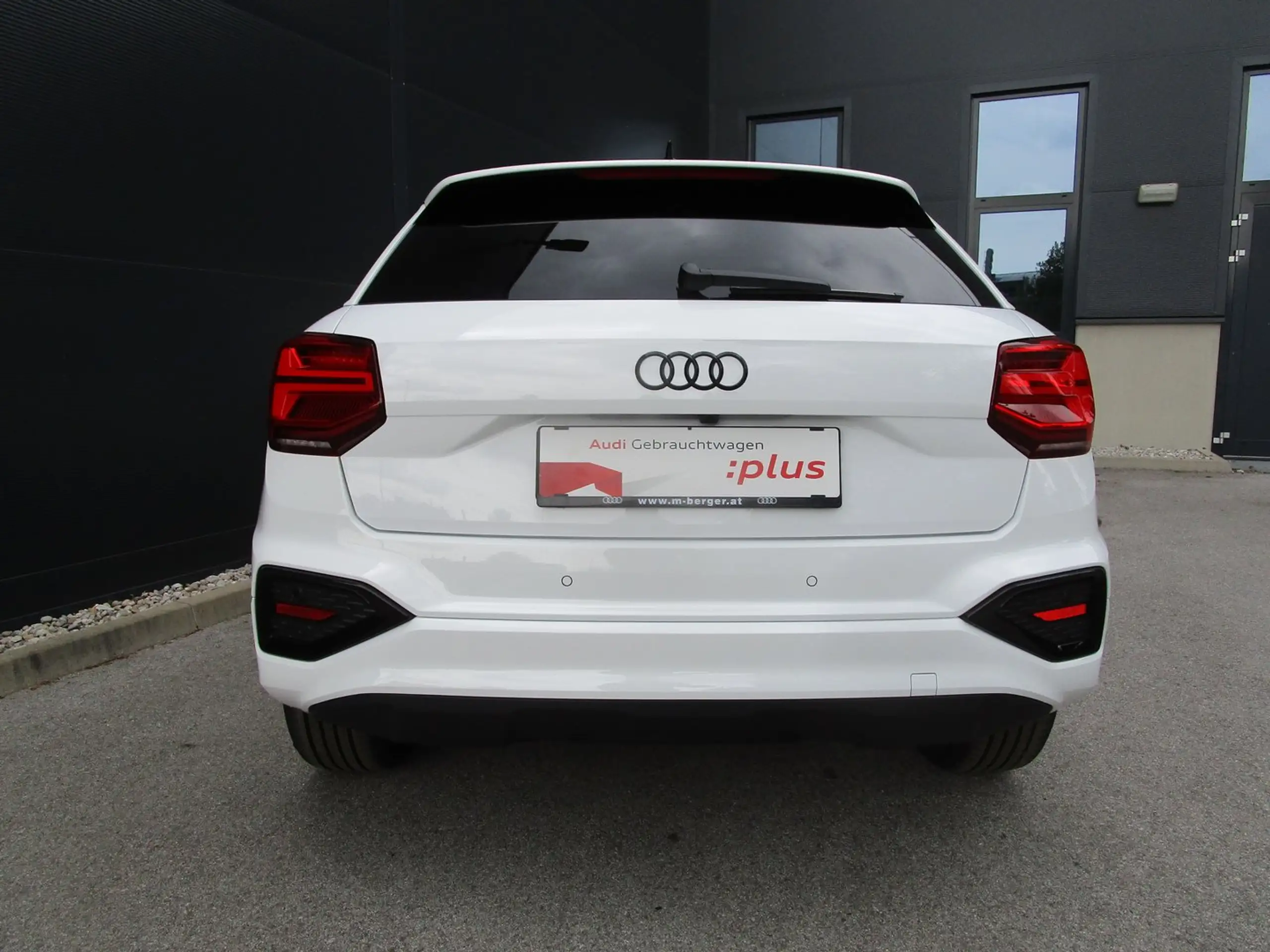 Audi - Q2