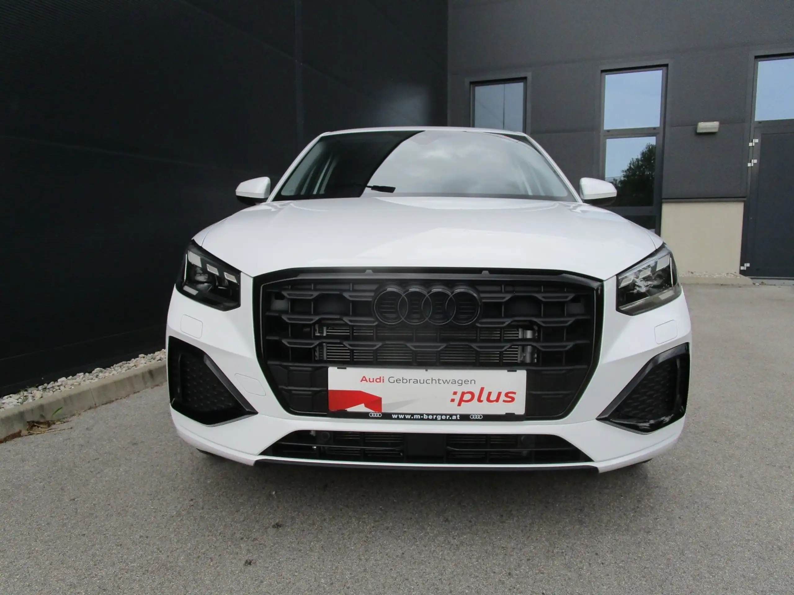 Audi - Q2