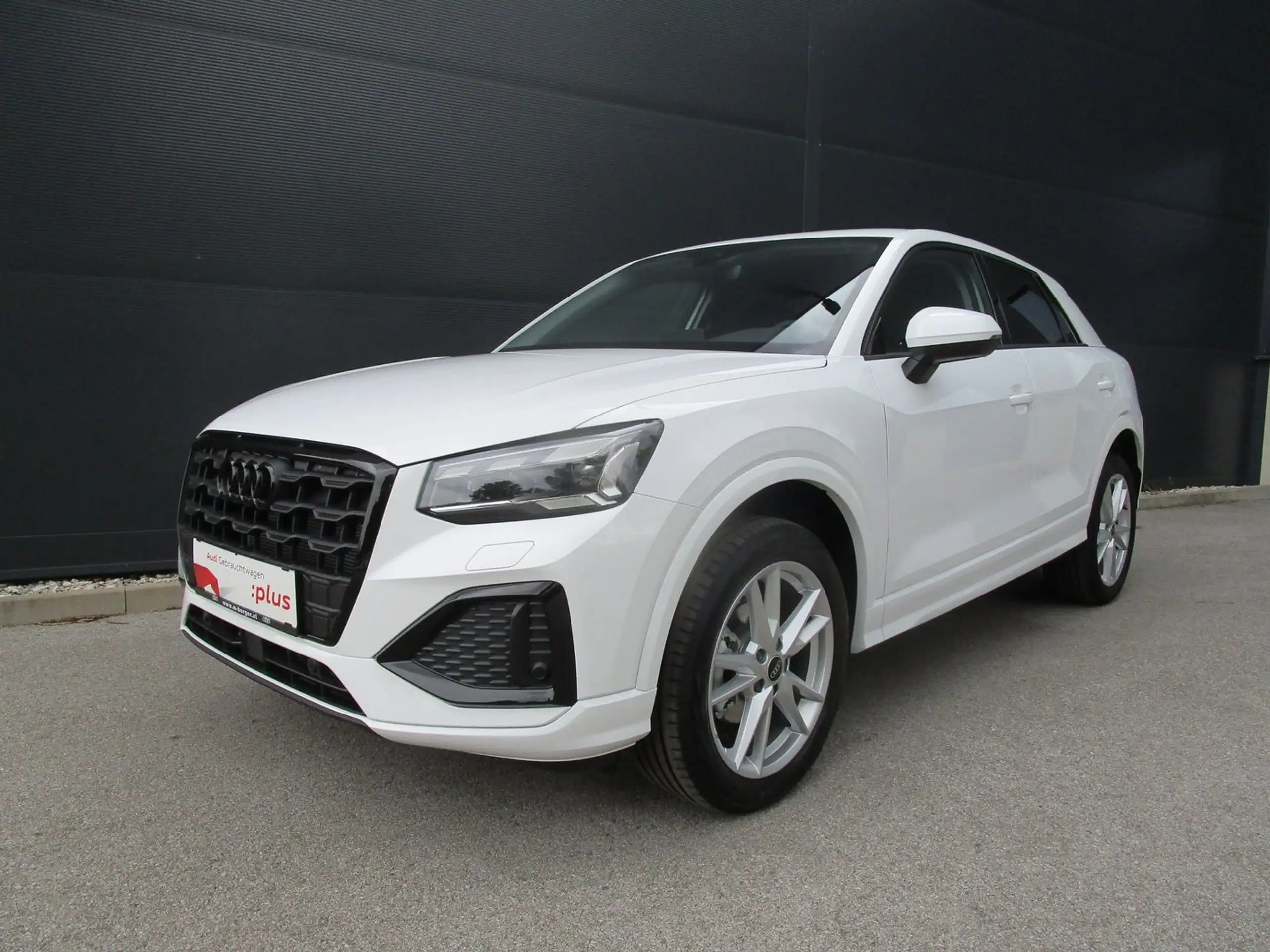 Audi - Q2