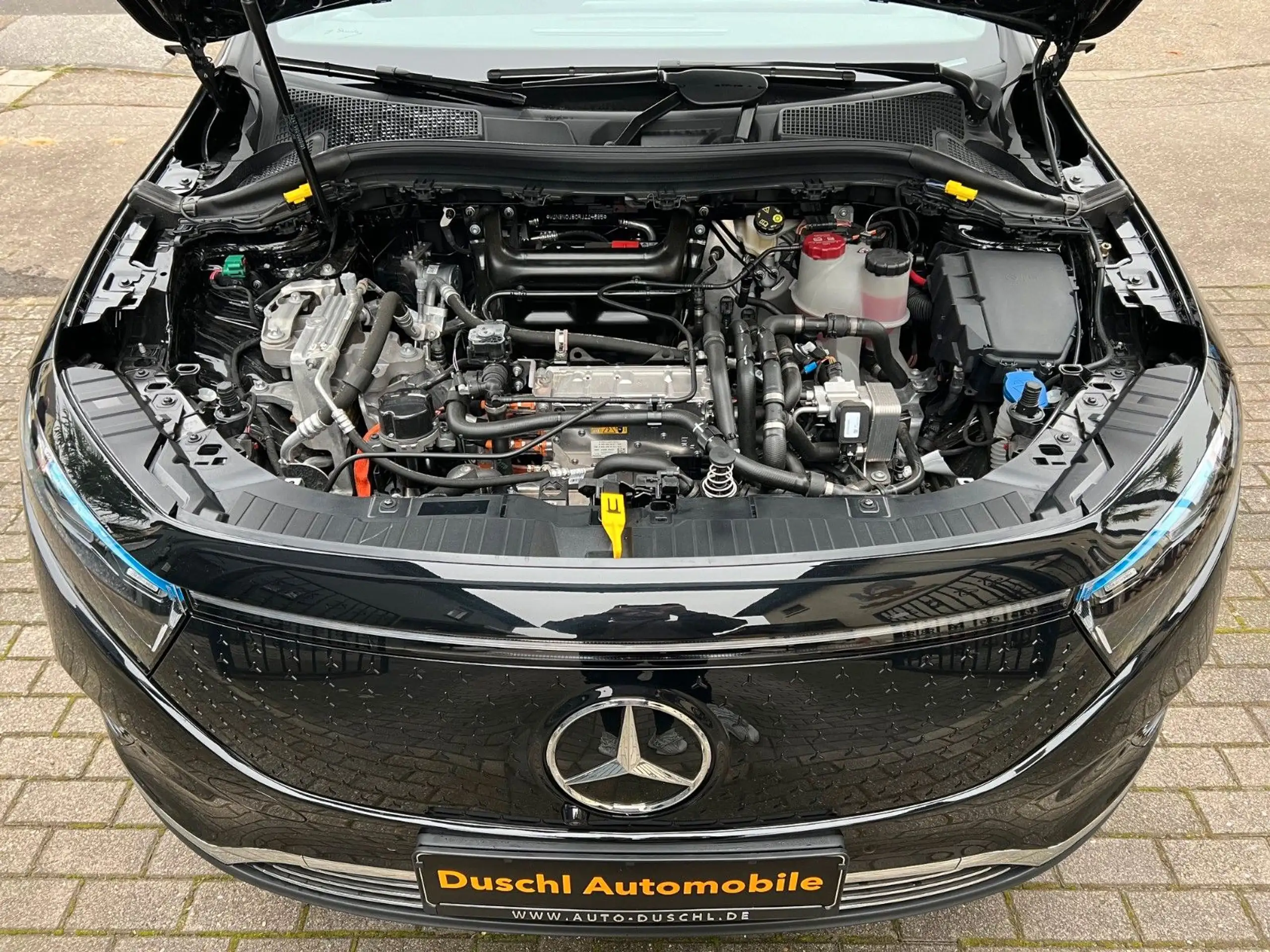 Mercedes-Benz - EQA