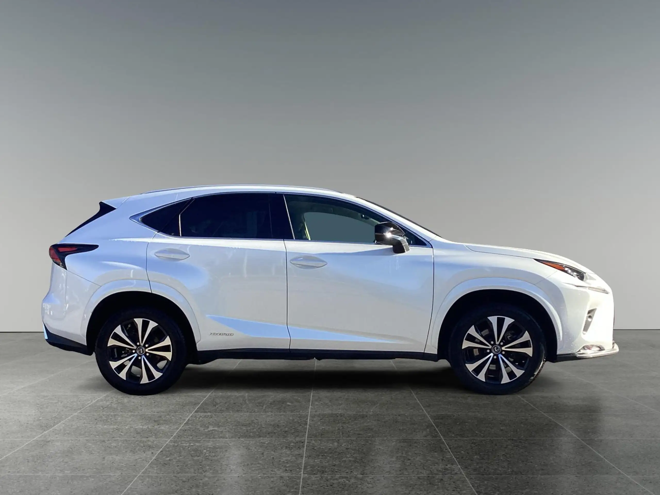 Lexus - NX 300h