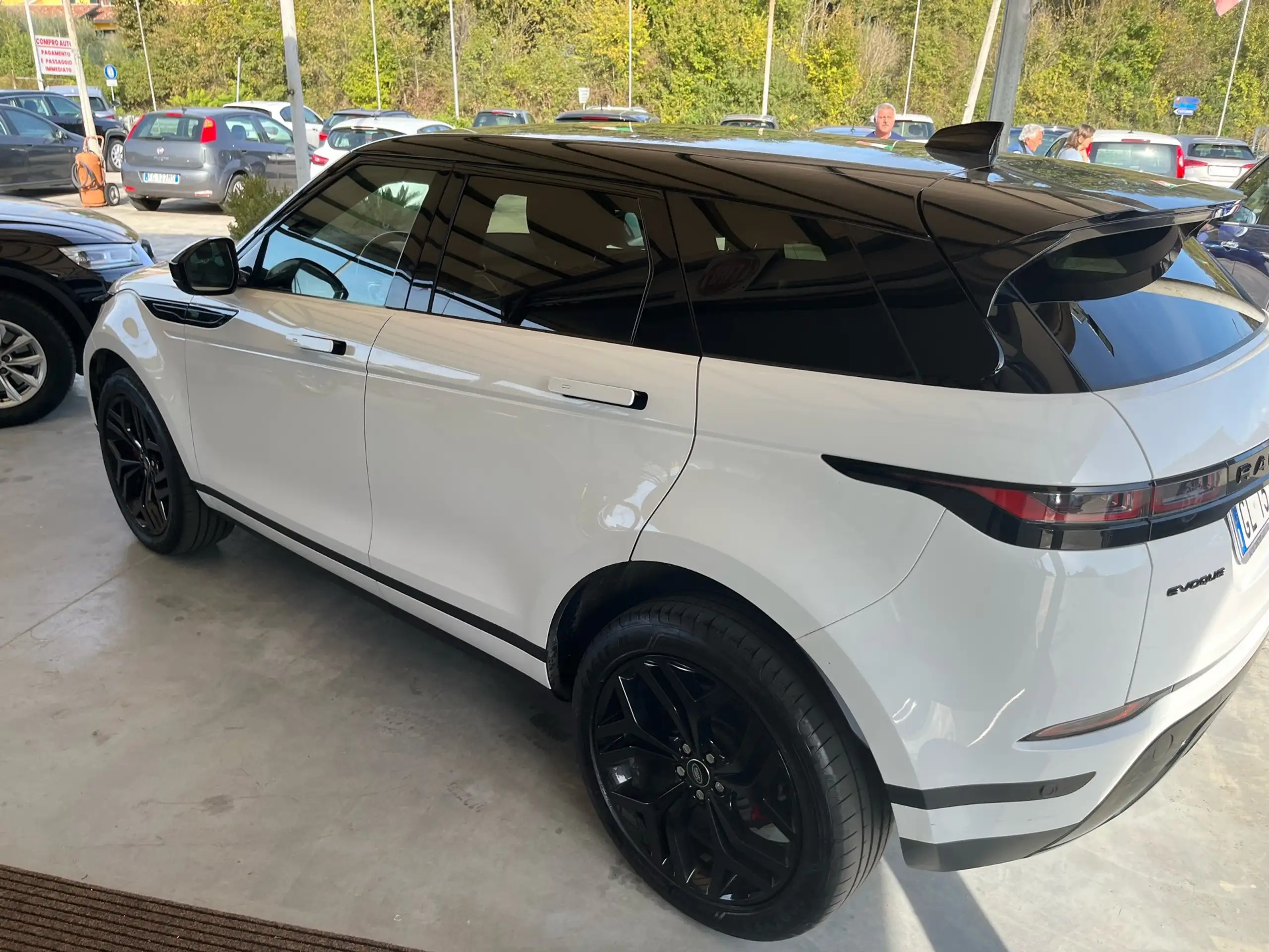 Land Rover - Range Rover Evoque