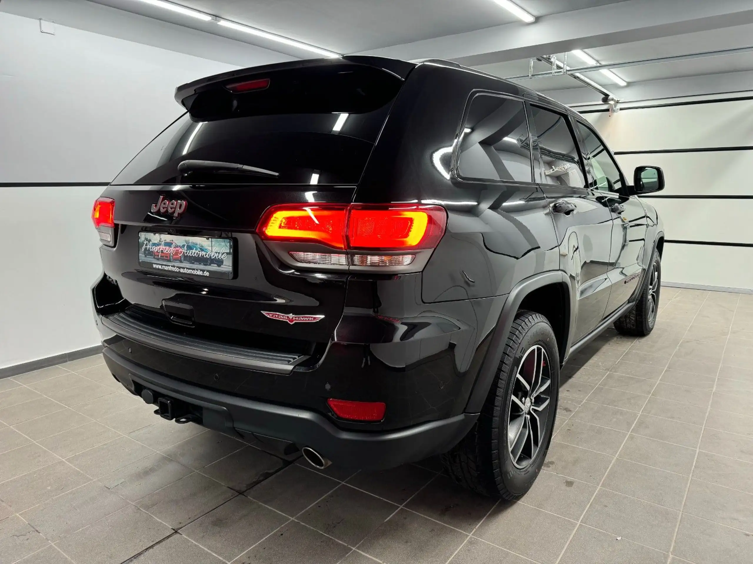 Jeep - Grand Cherokee