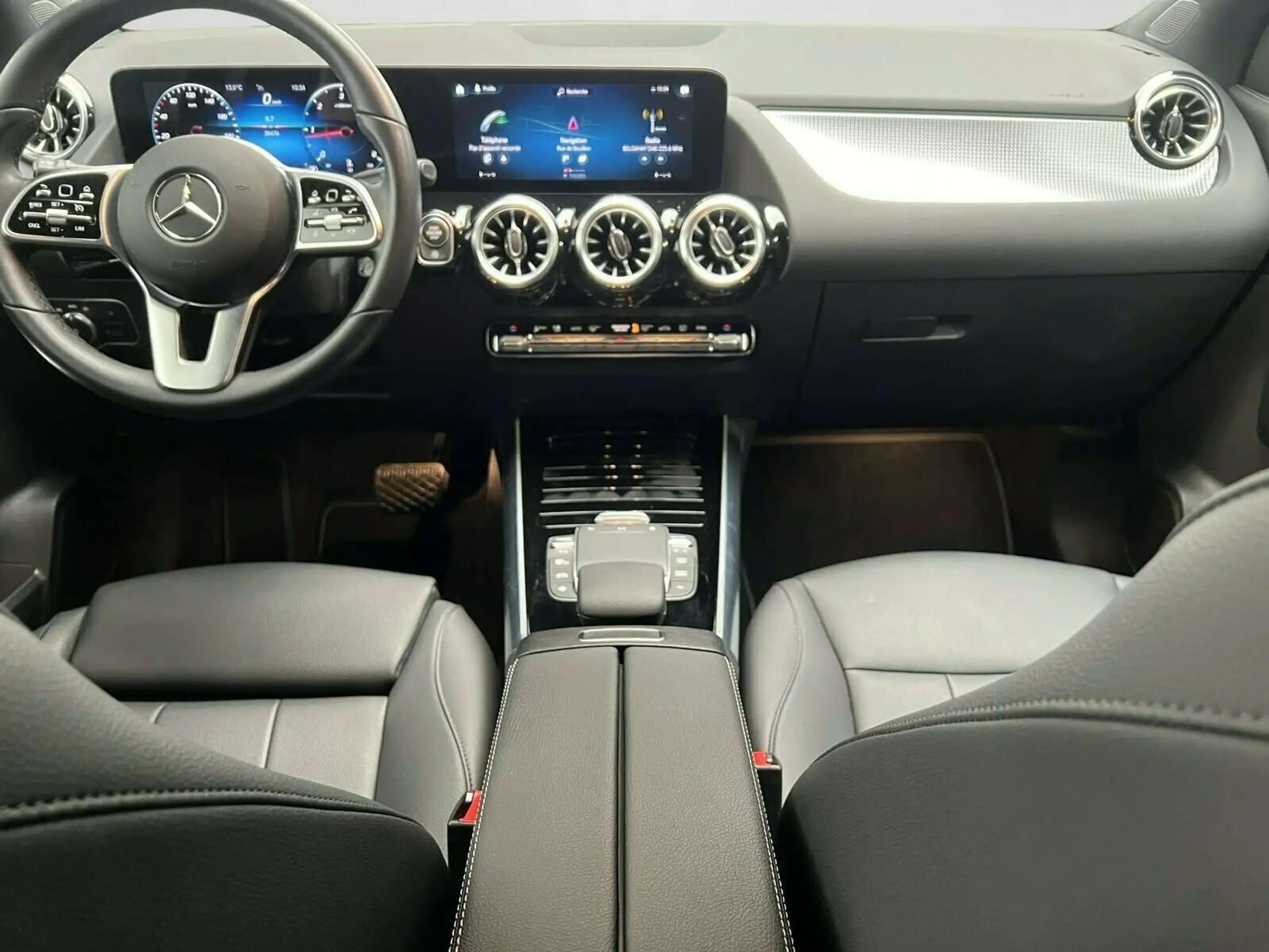 Mercedes-Benz - GLA 200