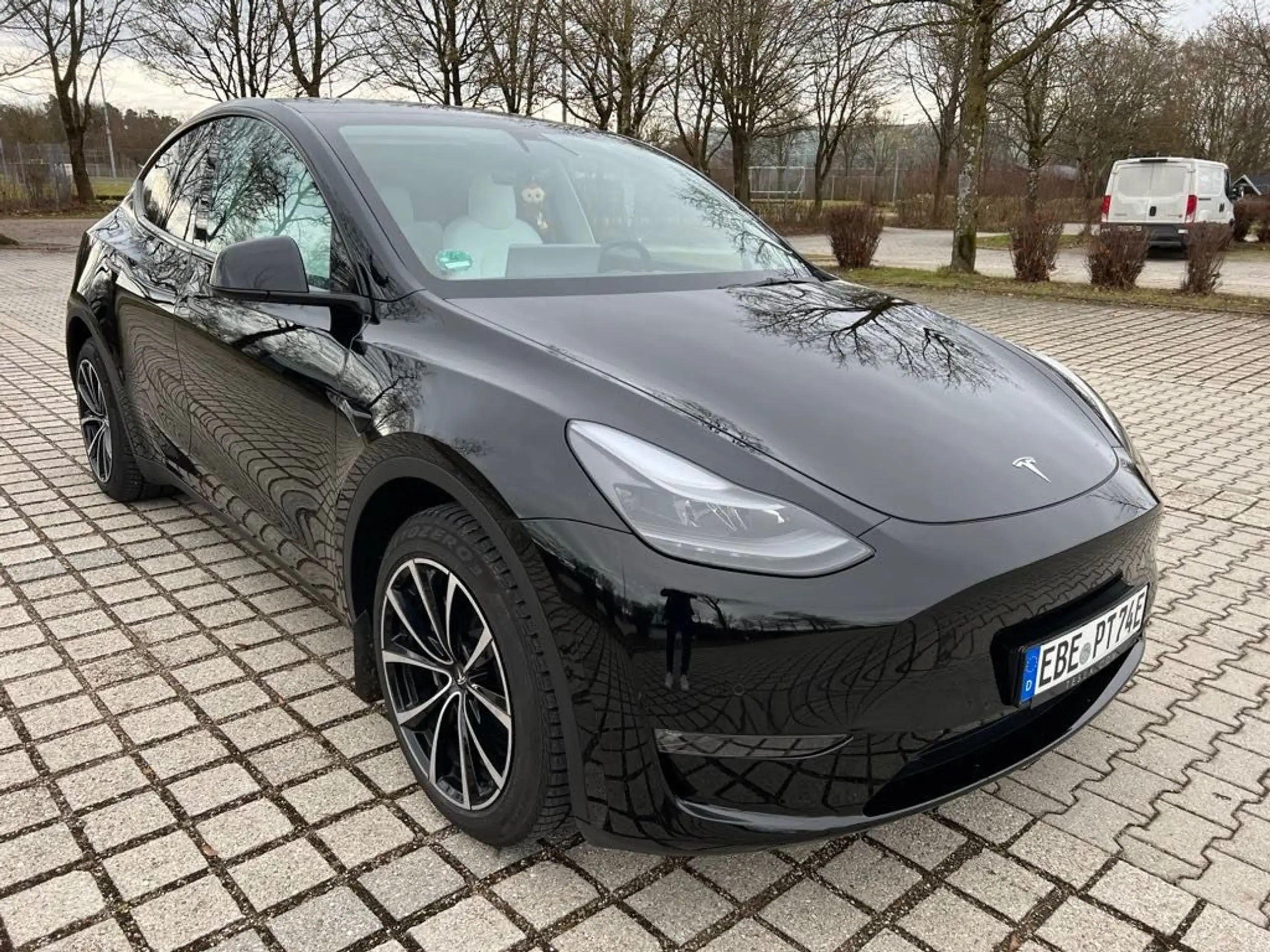 Tesla - Model Y