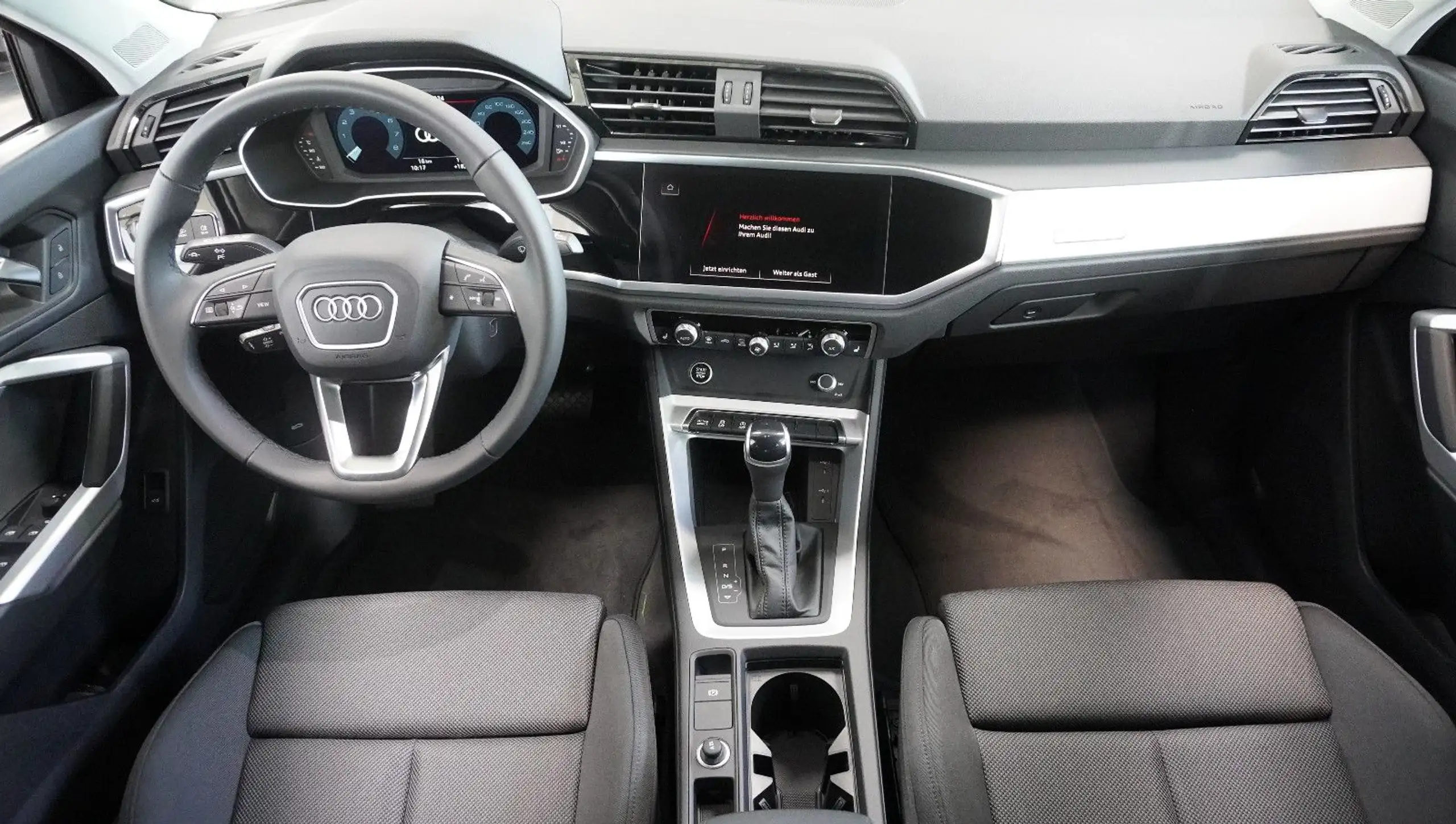 Audi - Q3