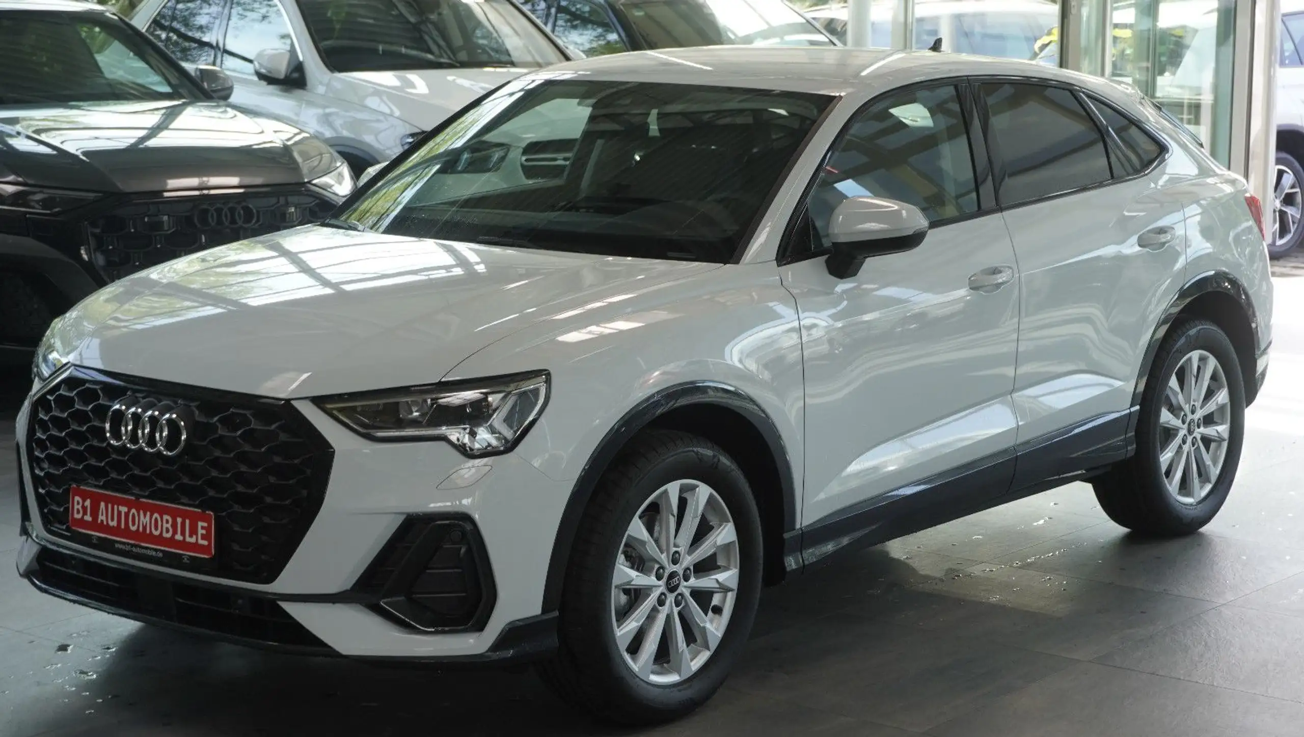 Audi - Q3