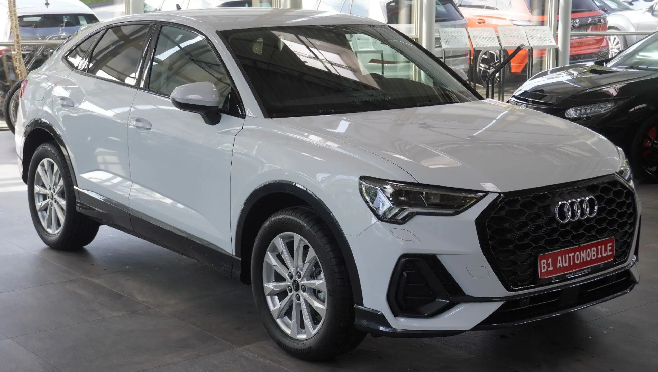 Audi - Q3