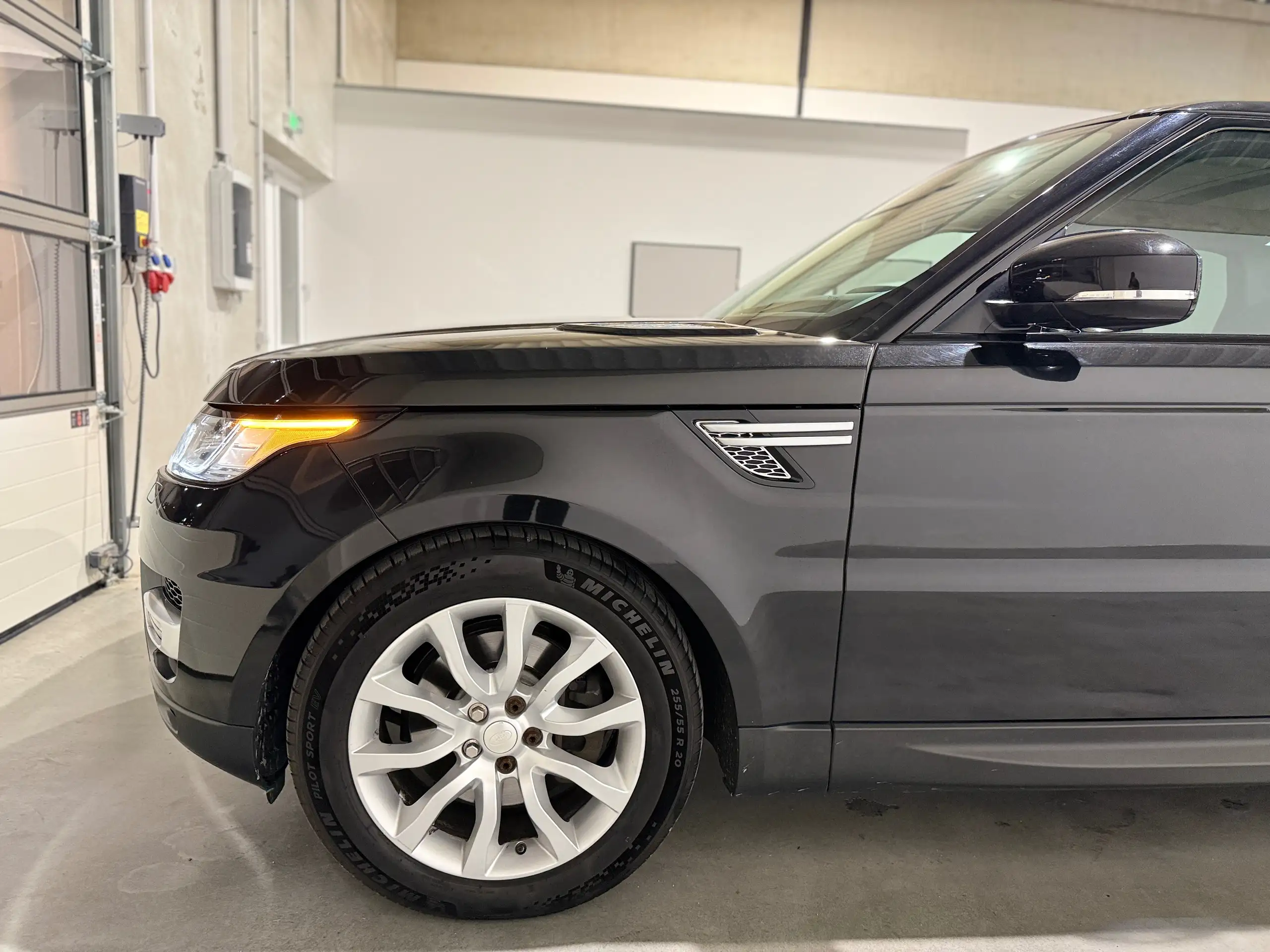 Land Rover - Range Rover Sport