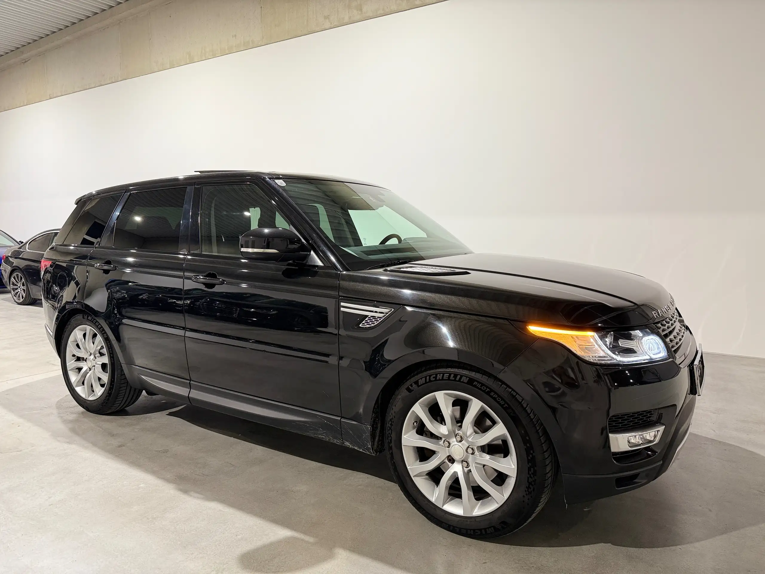 Land Rover - Range Rover Sport