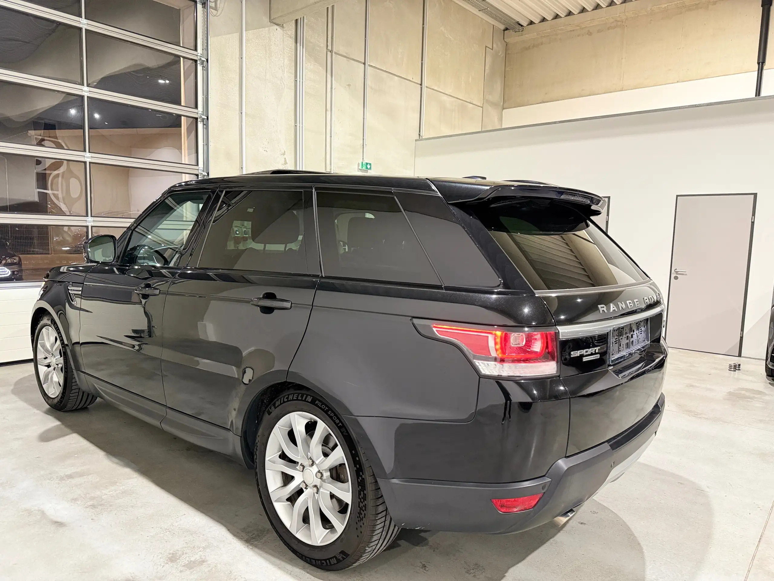 Land Rover - Range Rover Sport