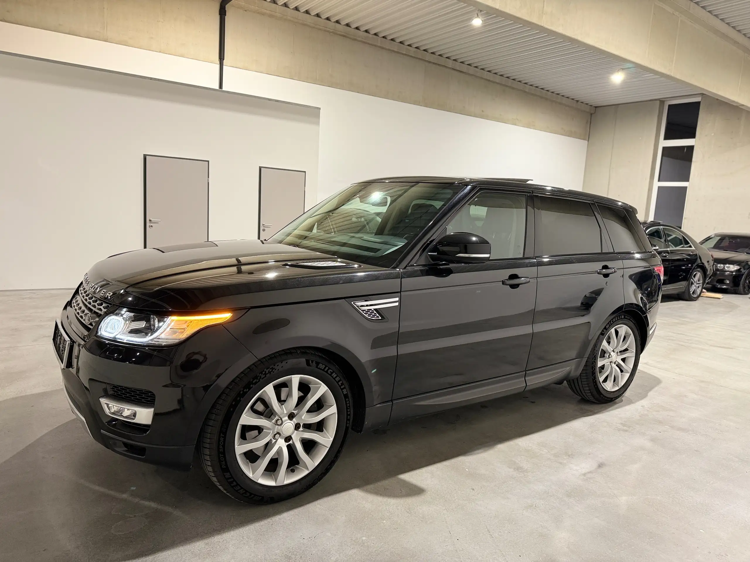 Land Rover - Range Rover Sport