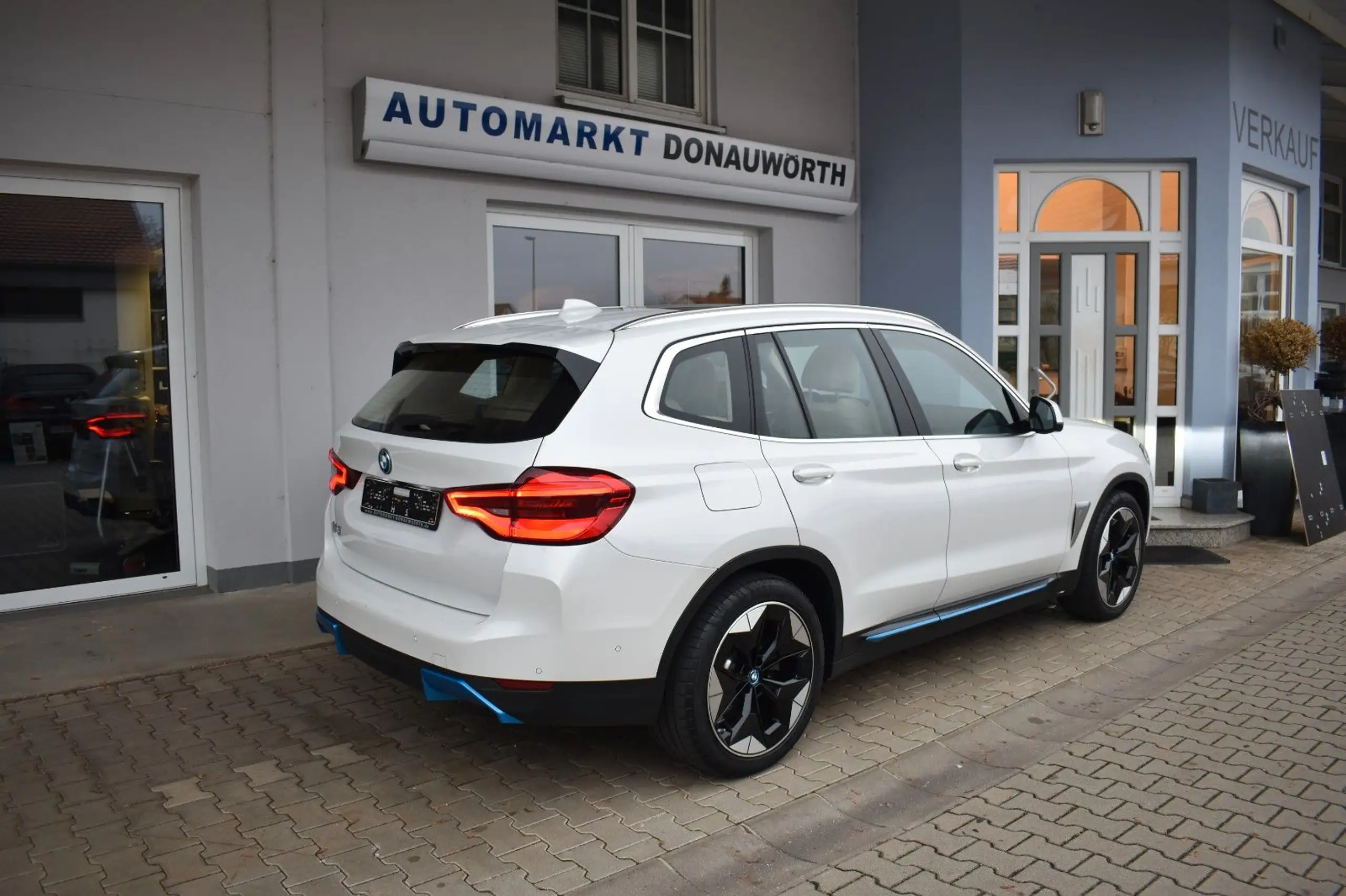 BMW - iX3