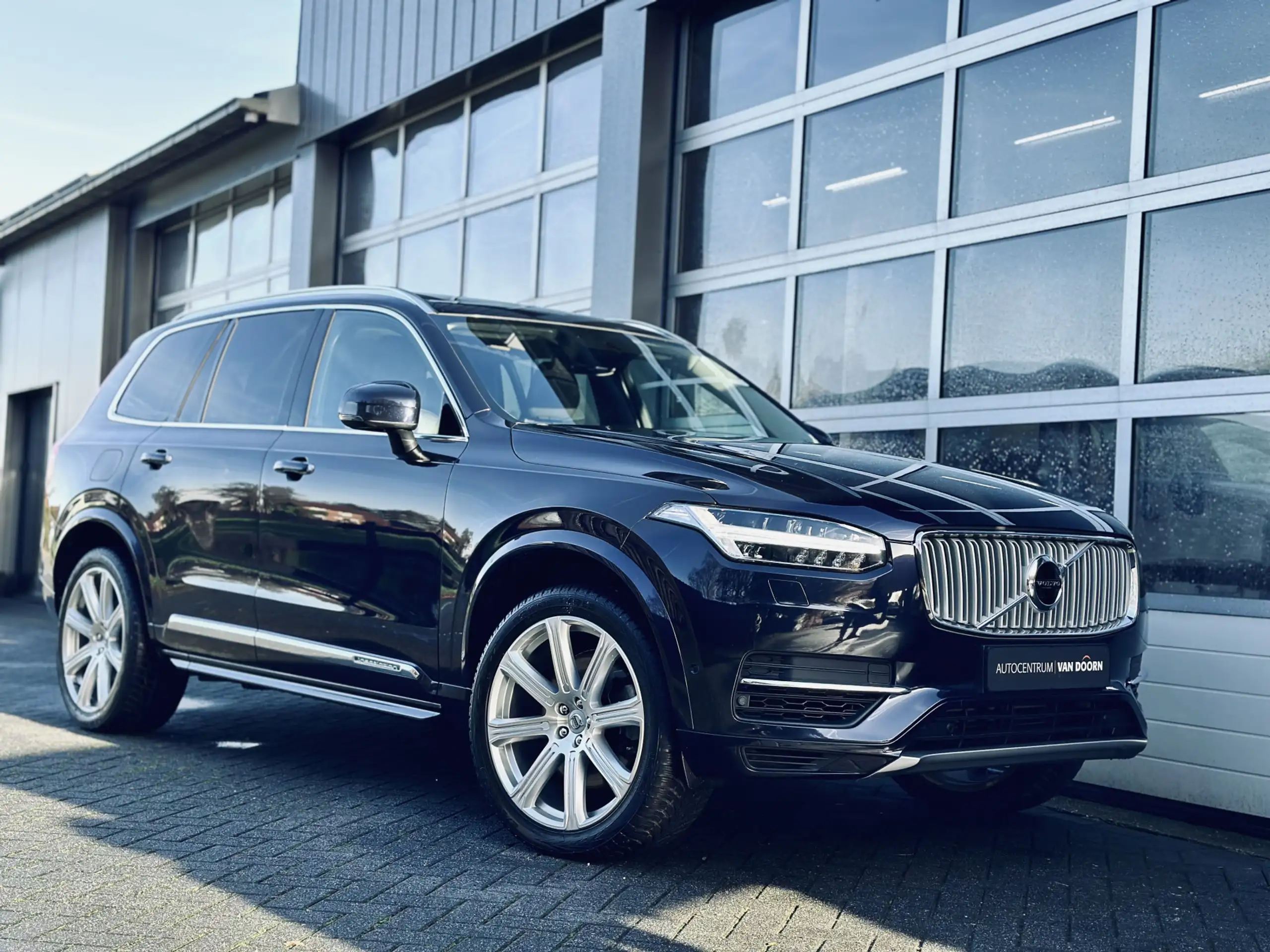 Volvo - XC90