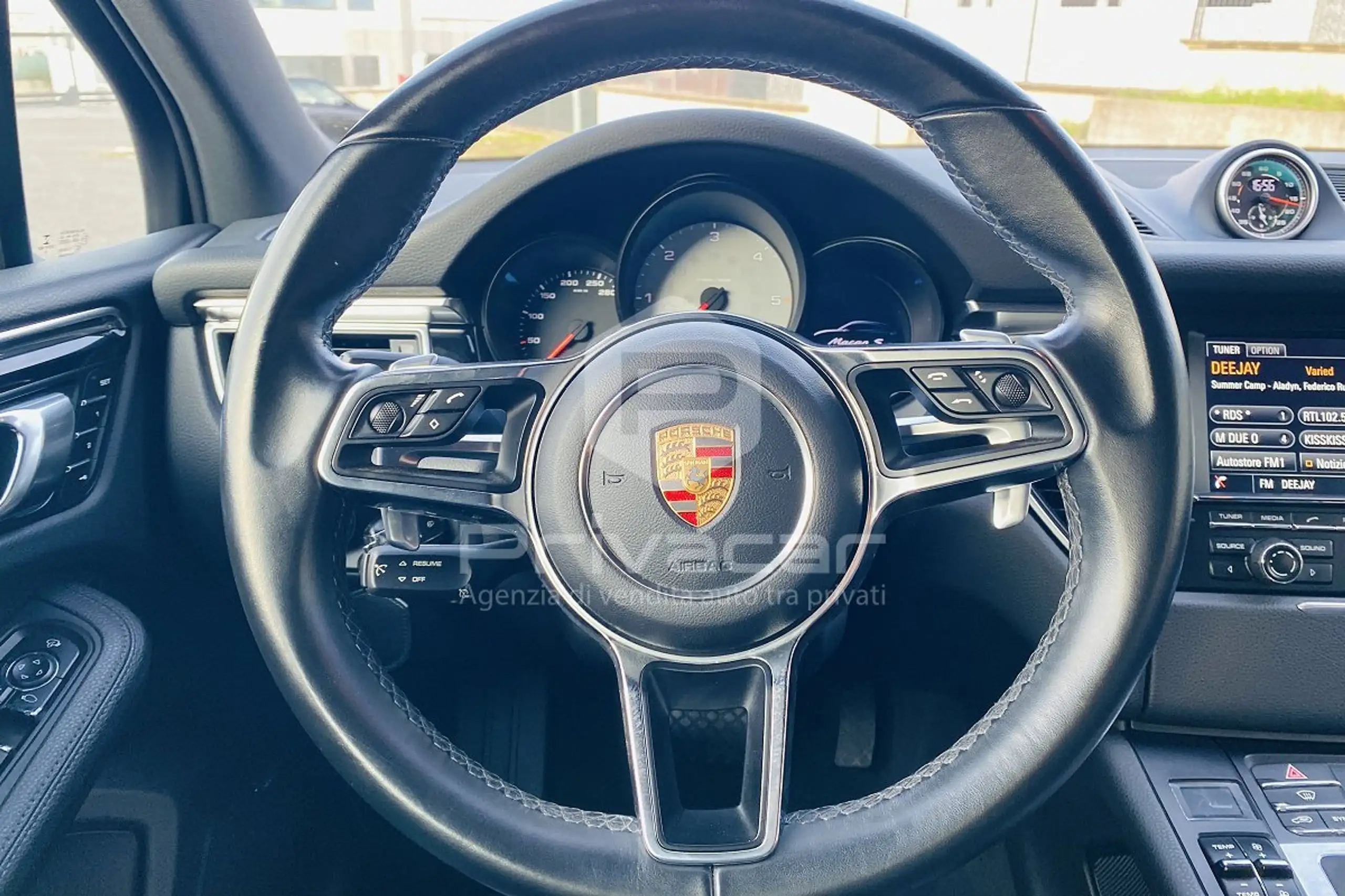 Porsche - Macan