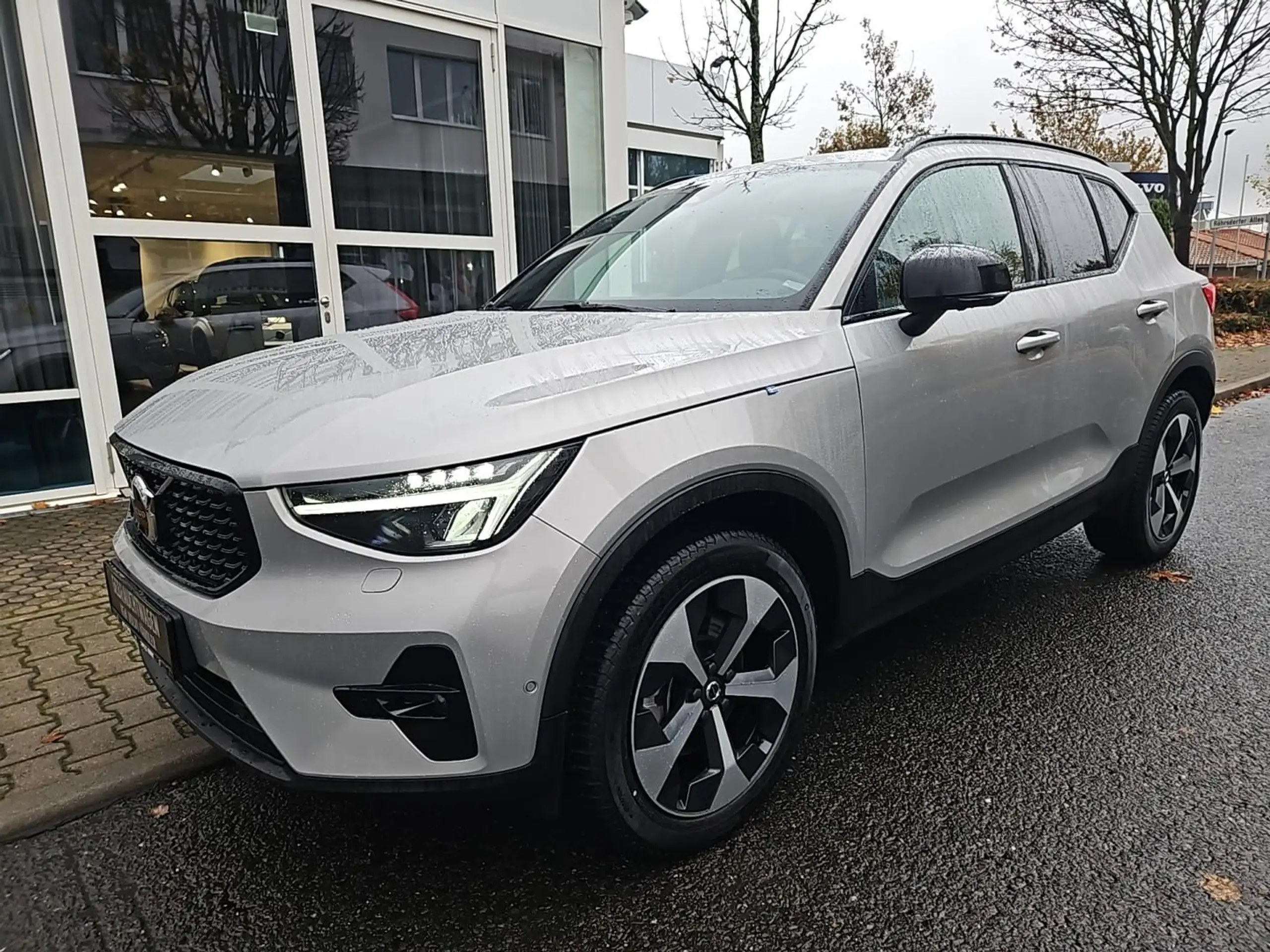 Volvo - XC40