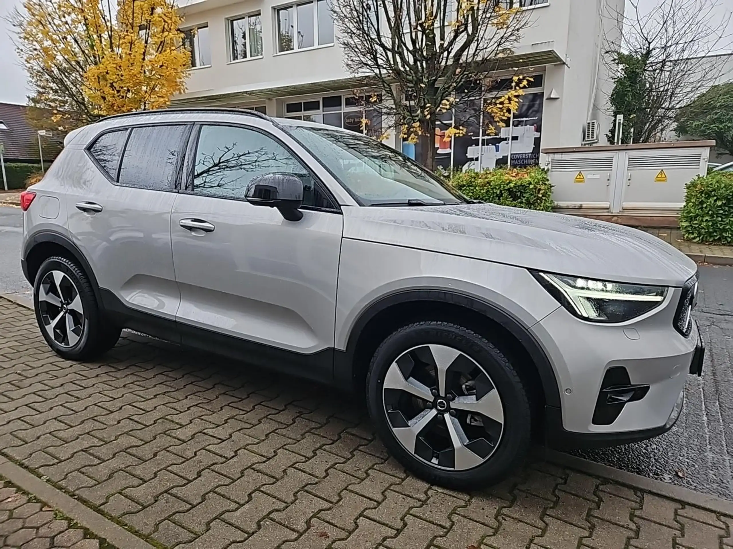 Volvo - XC40