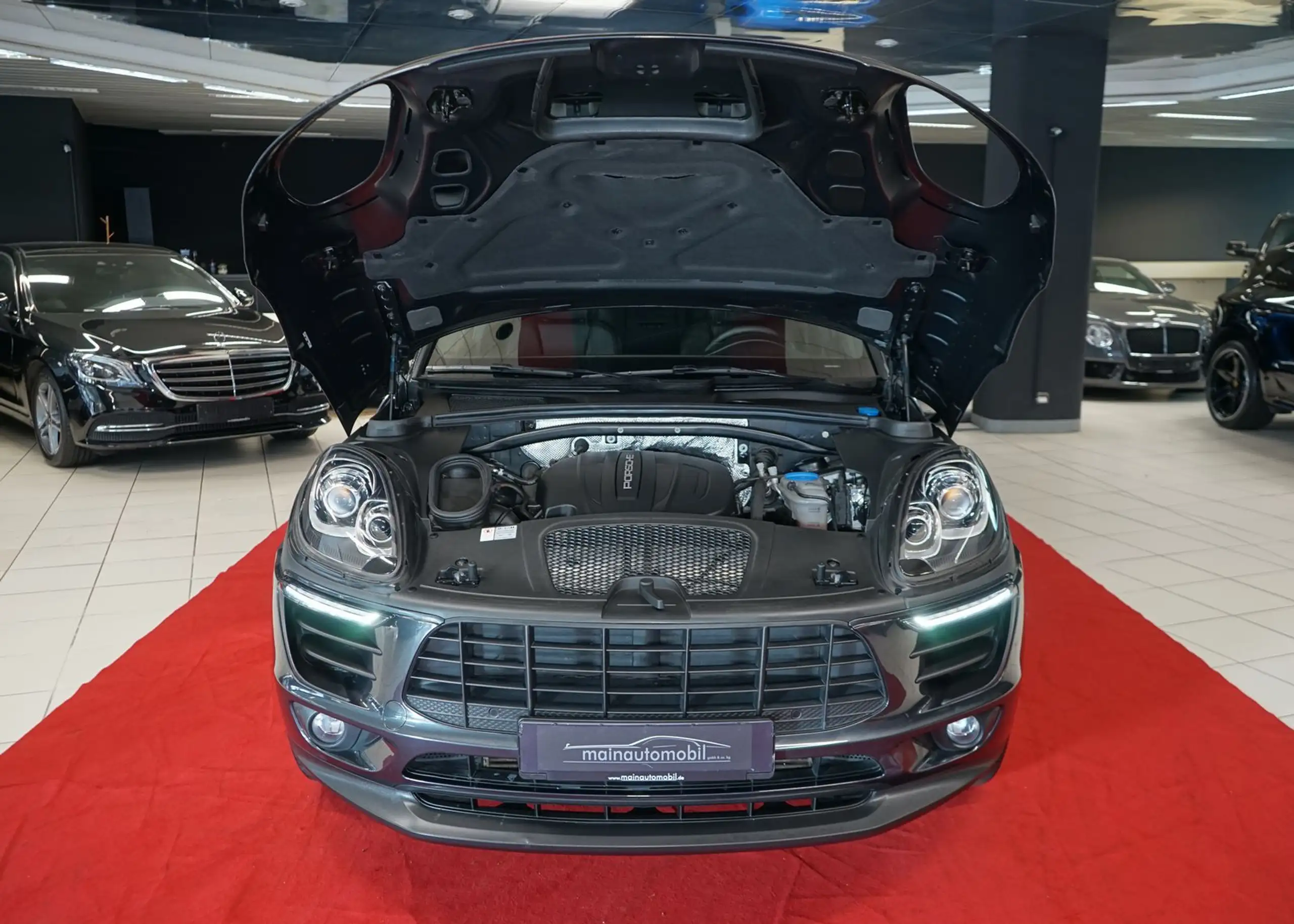 Porsche - Macan