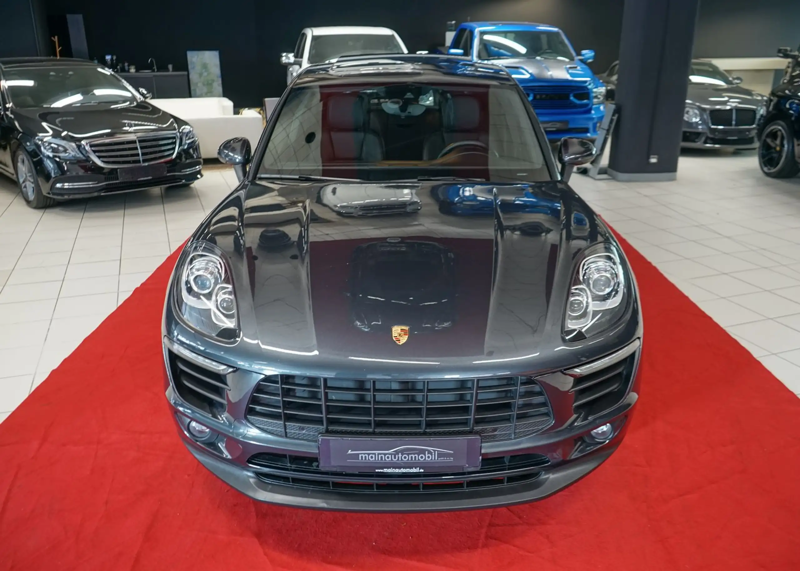 Porsche - Macan