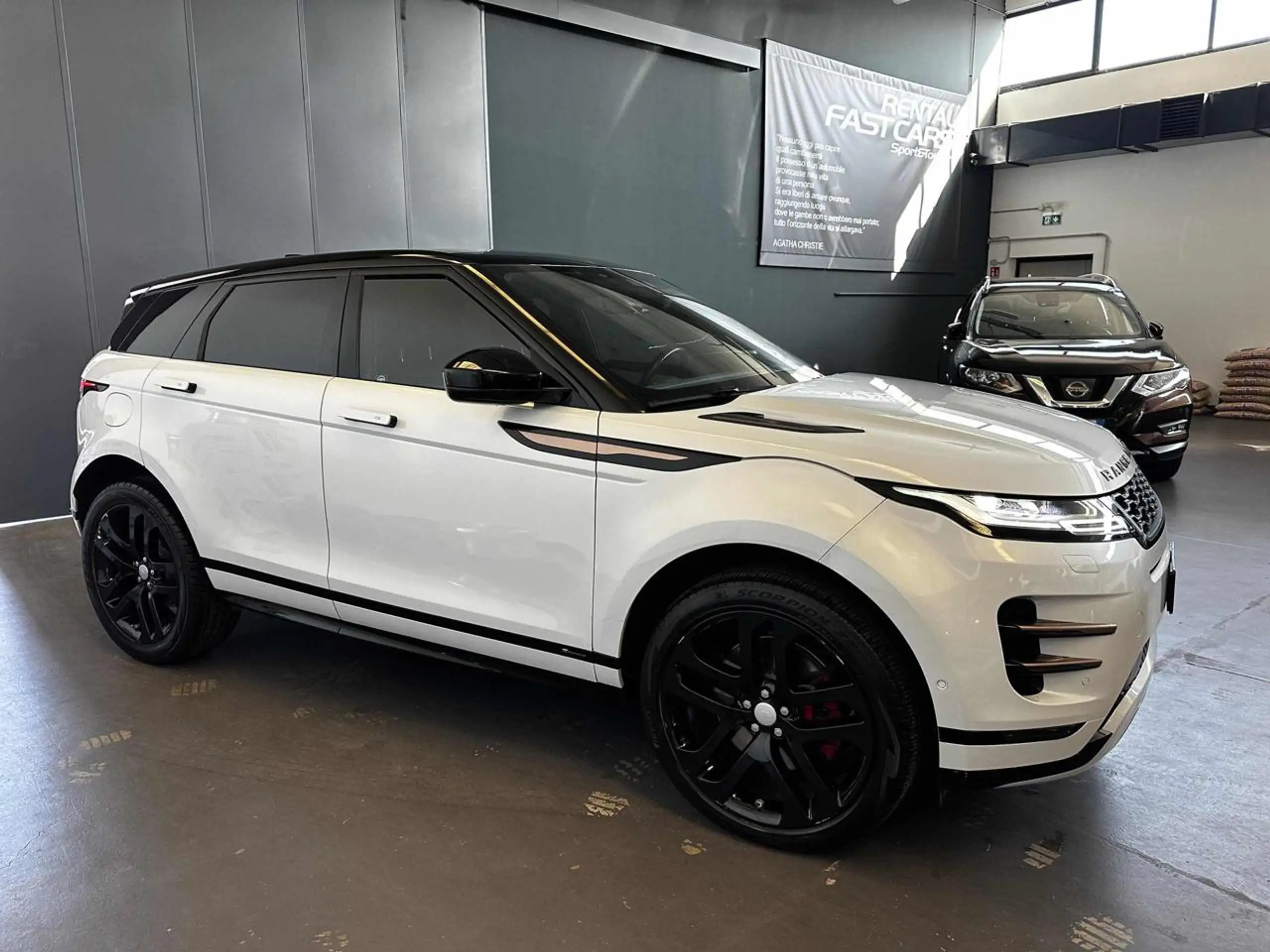 Land Rover - Range Rover Evoque