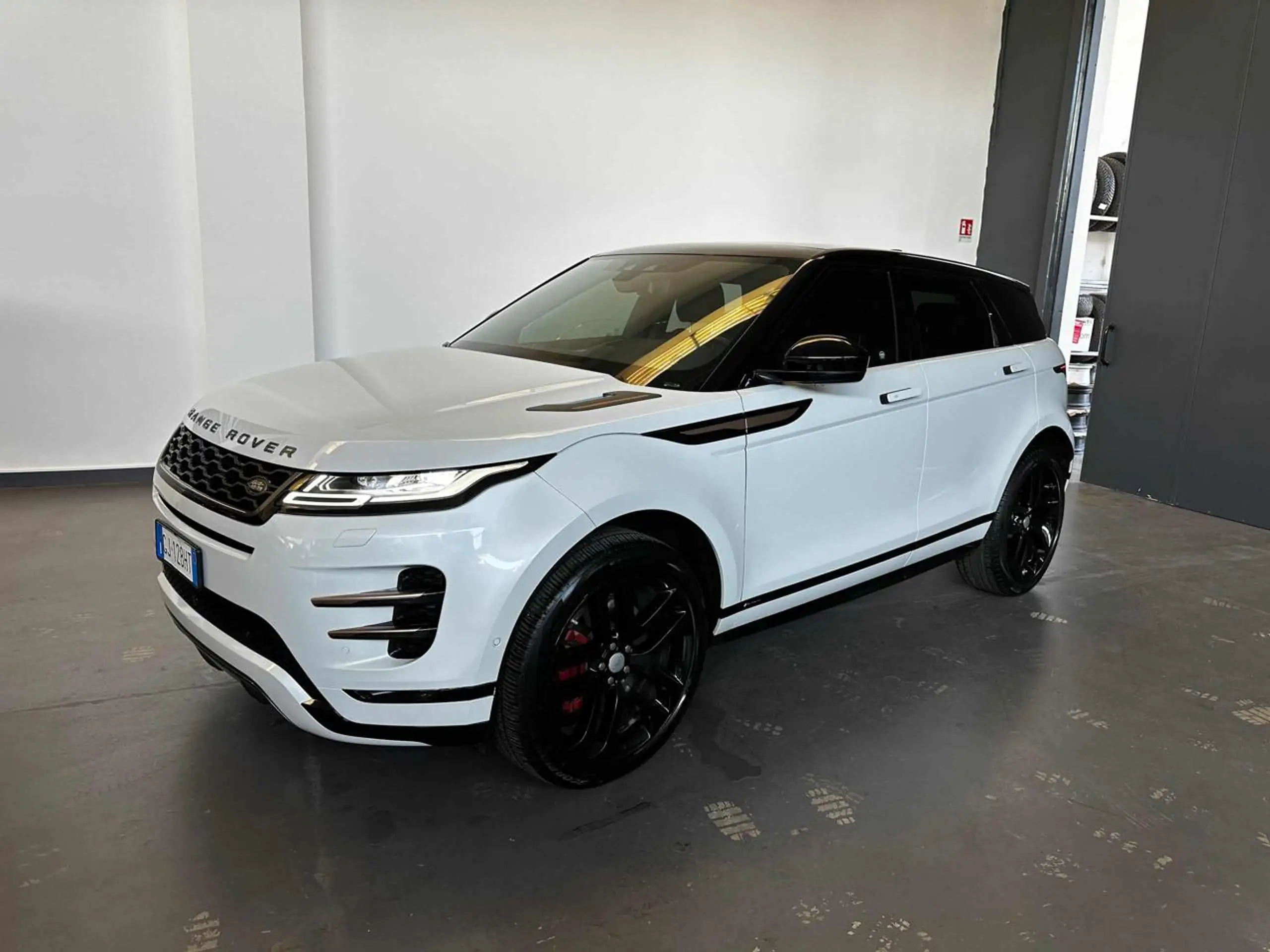 Land Rover - Range Rover Evoque