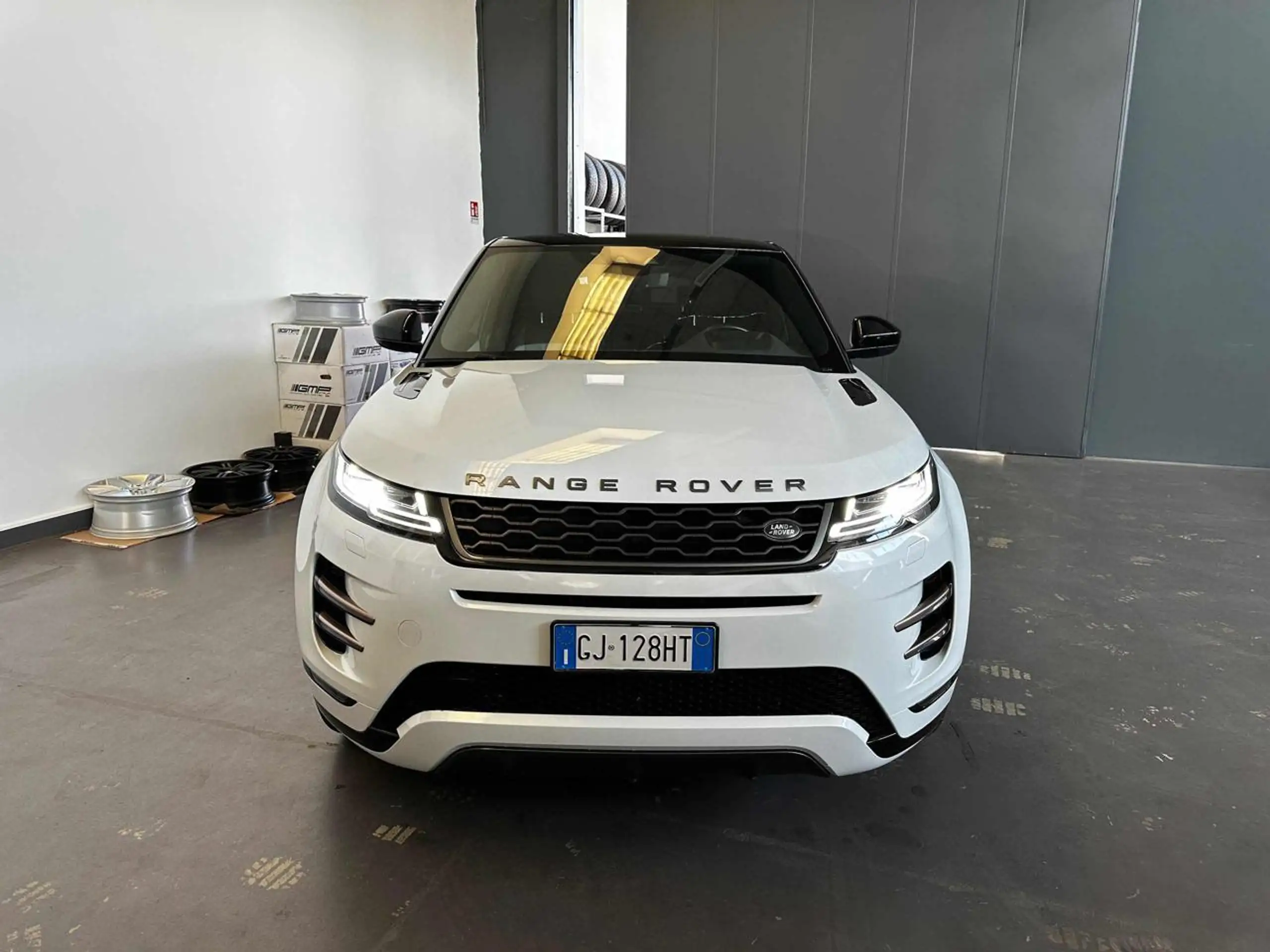 Land Rover - Range Rover Evoque