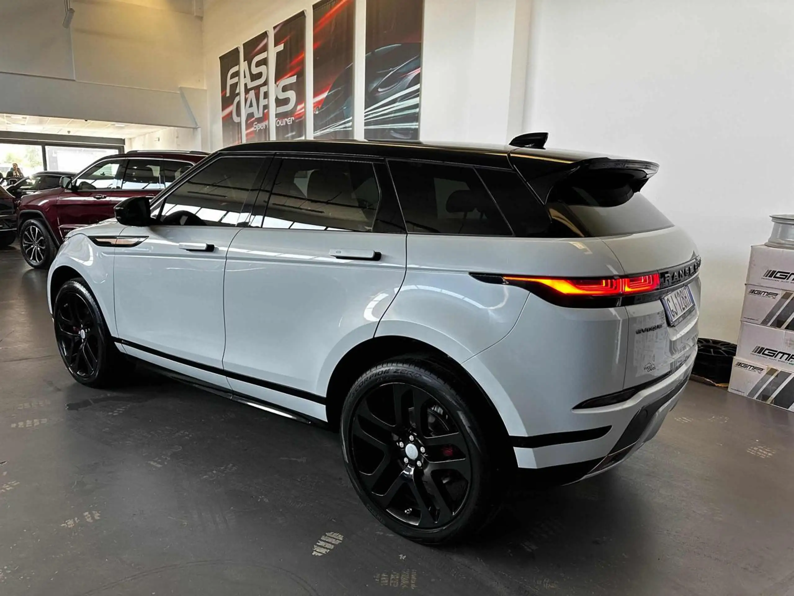 Land Rover - Range Rover Evoque