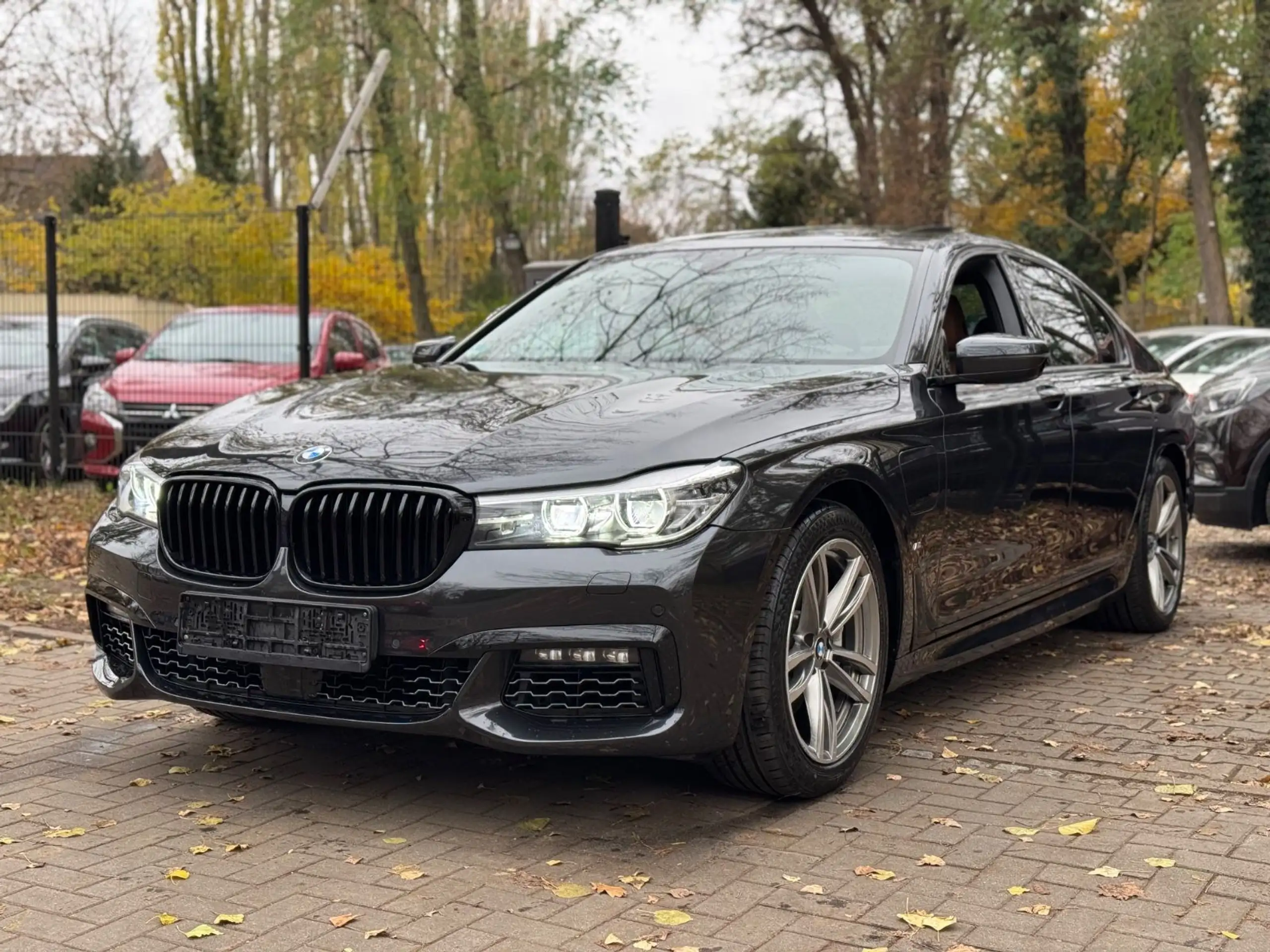 BMW - 740