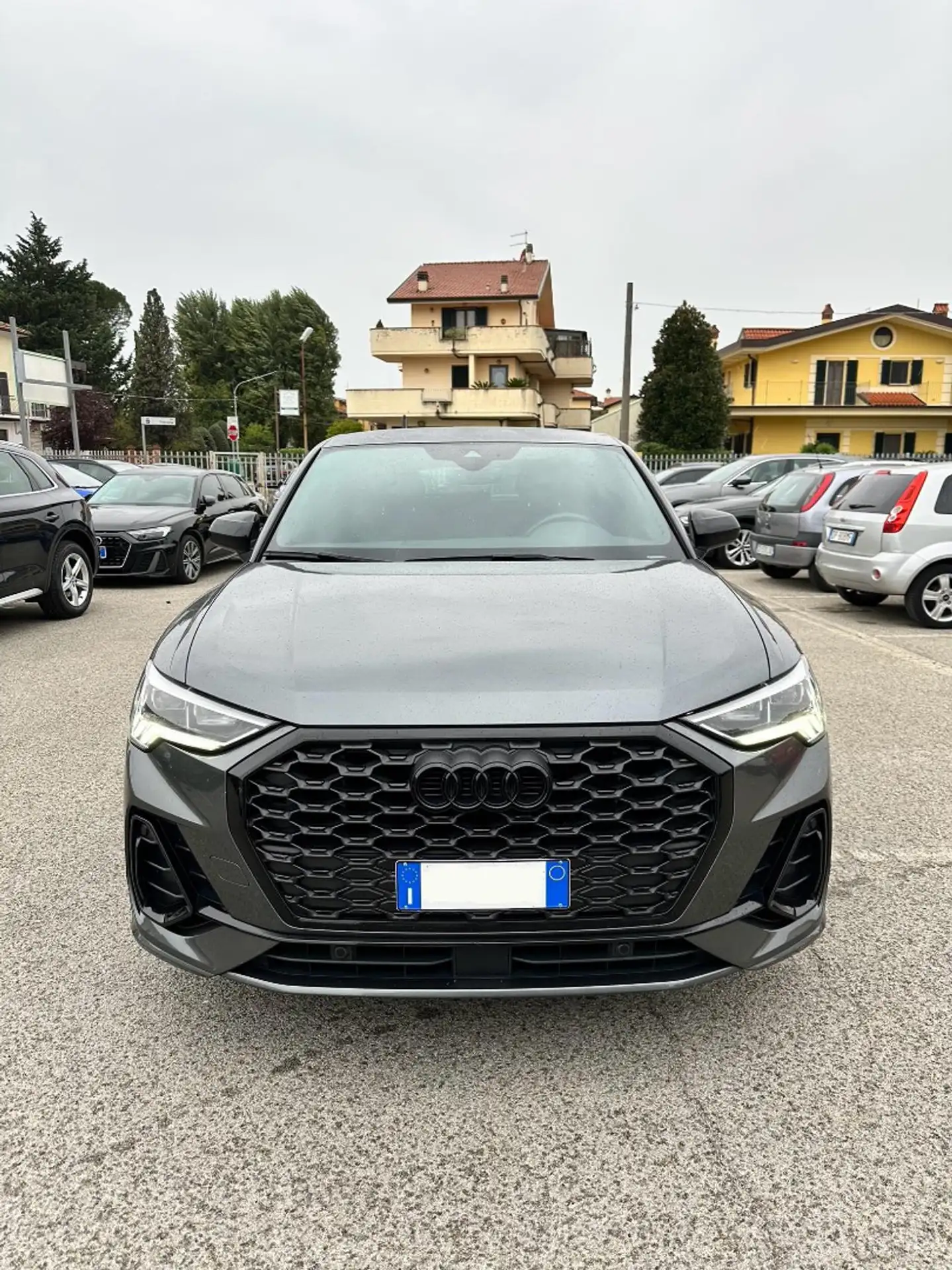 Audi - Q3