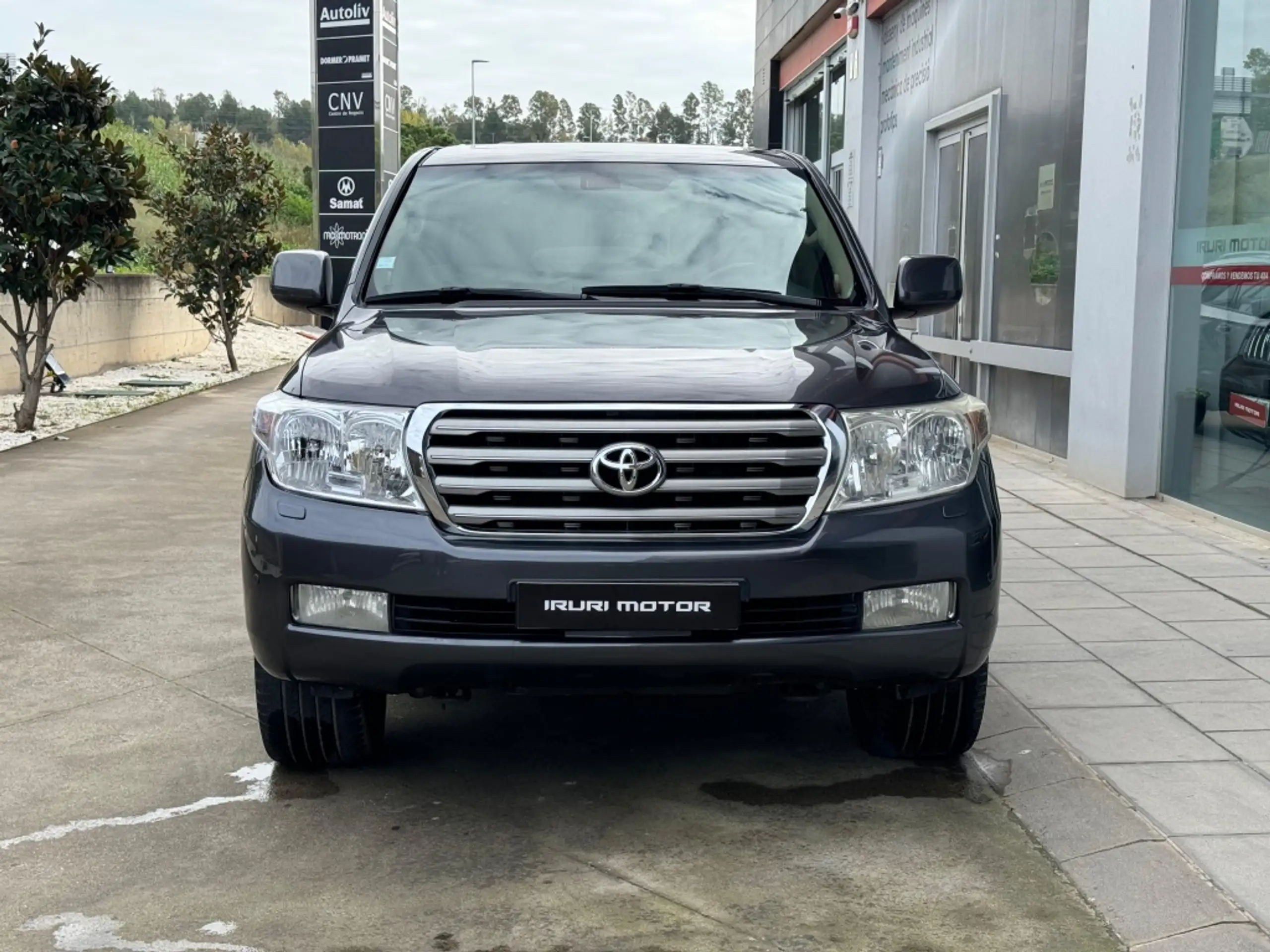 Toyota - Land Cruiser