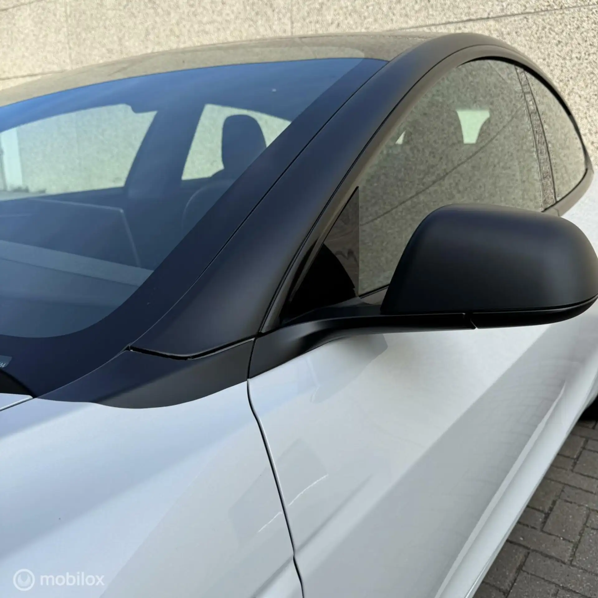 Tesla - Model 3