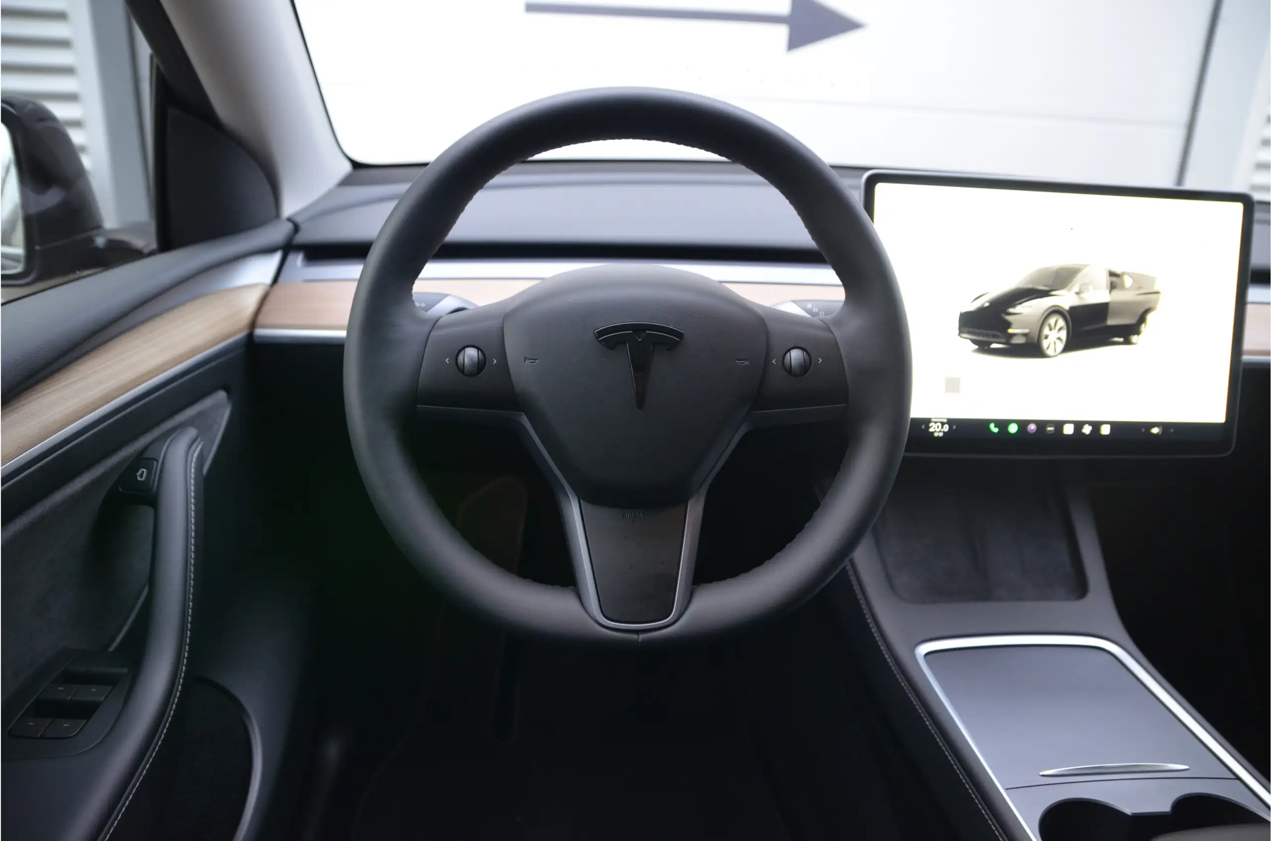 Tesla - Model Y