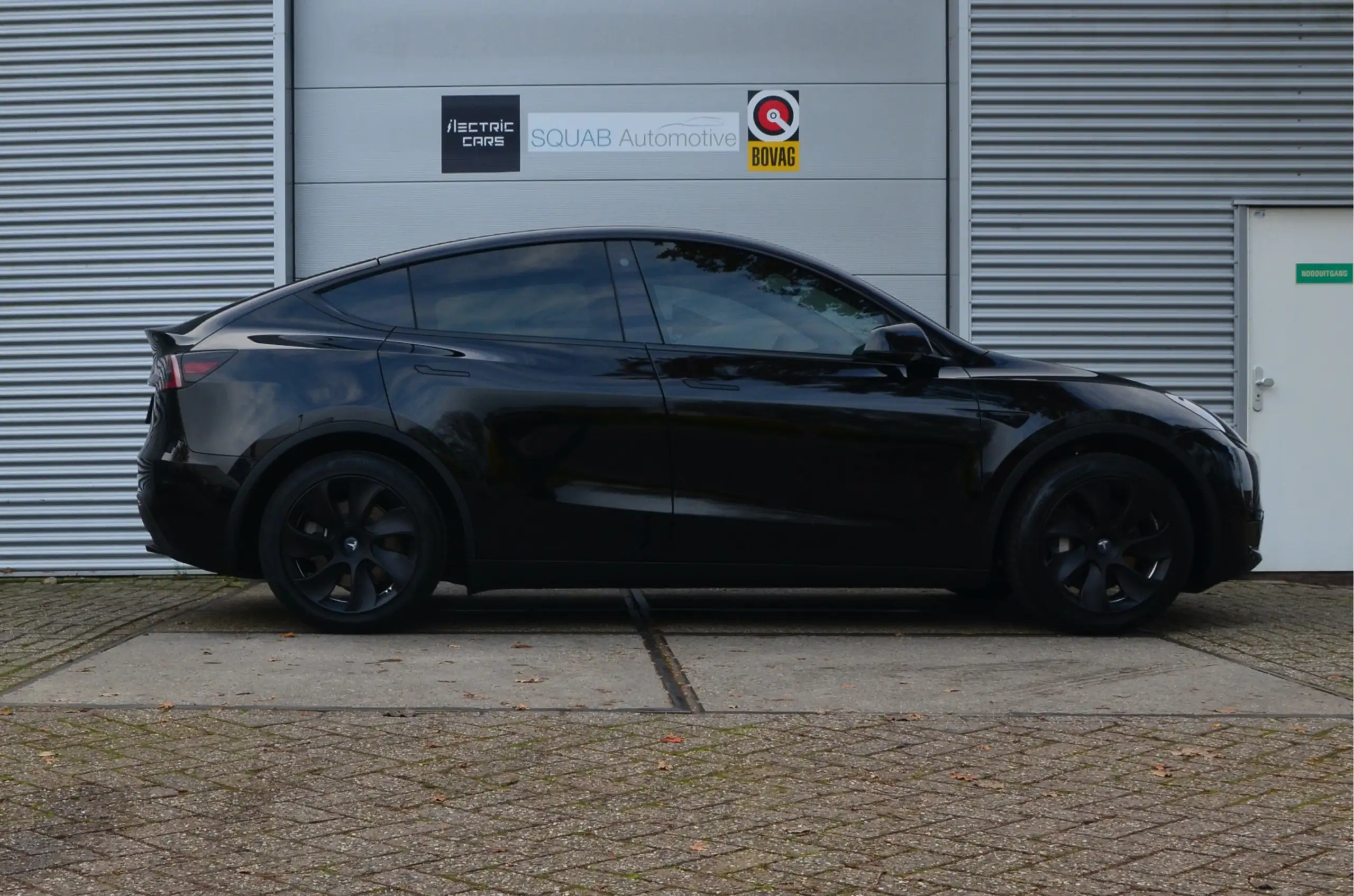 Tesla - Model Y