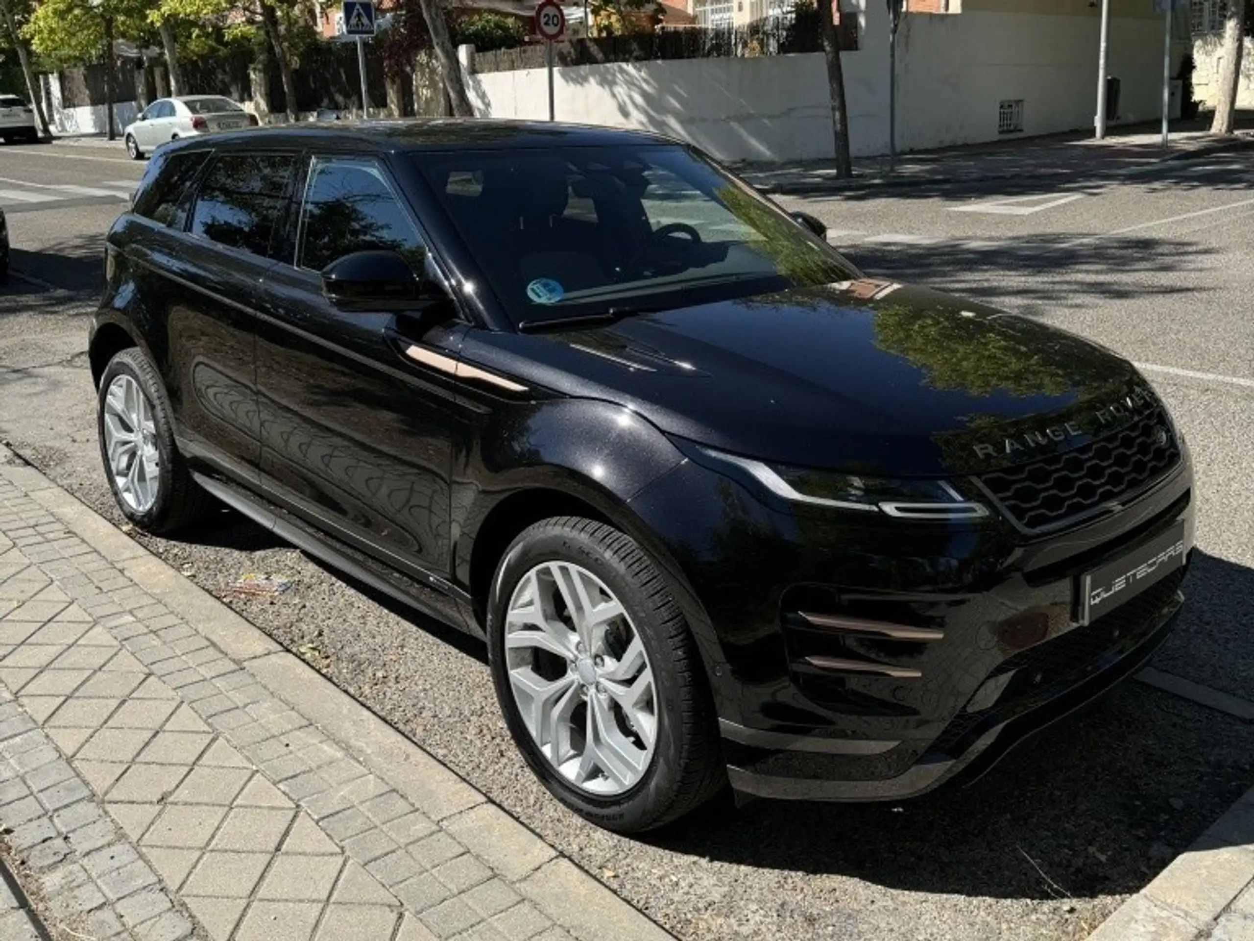 Land Rover - Range Rover Evoque