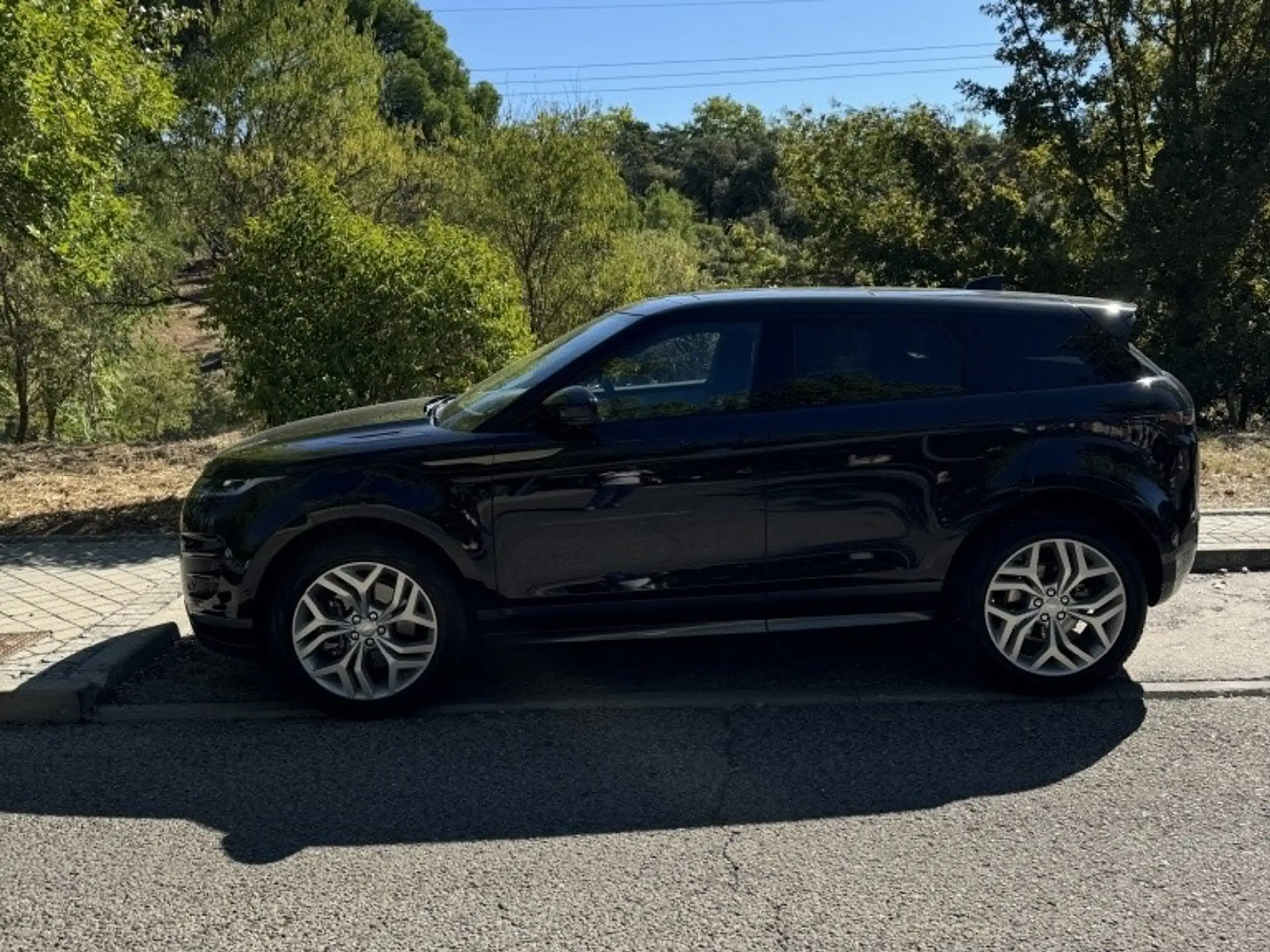 Land Rover - Range Rover Evoque