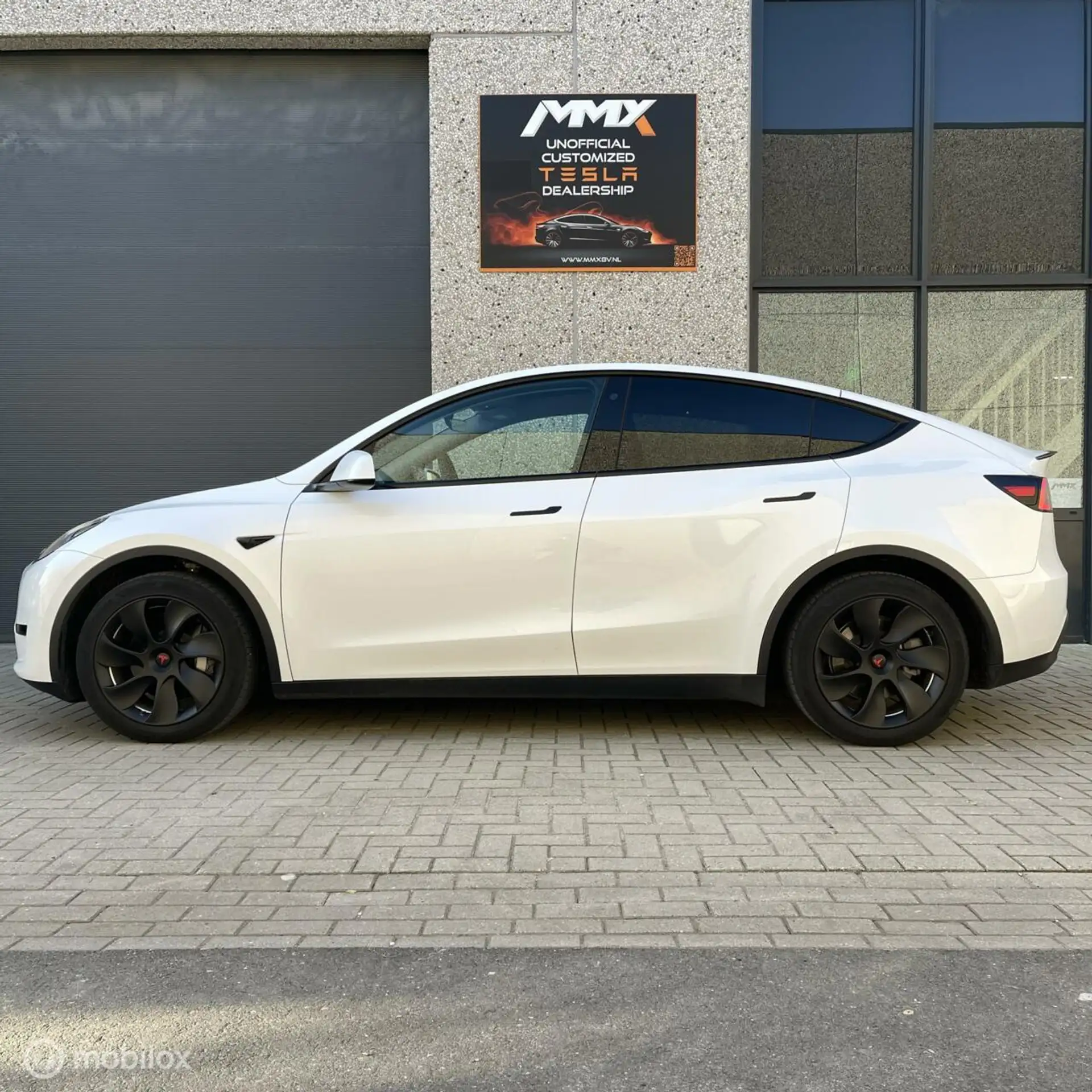 Tesla - Model Y