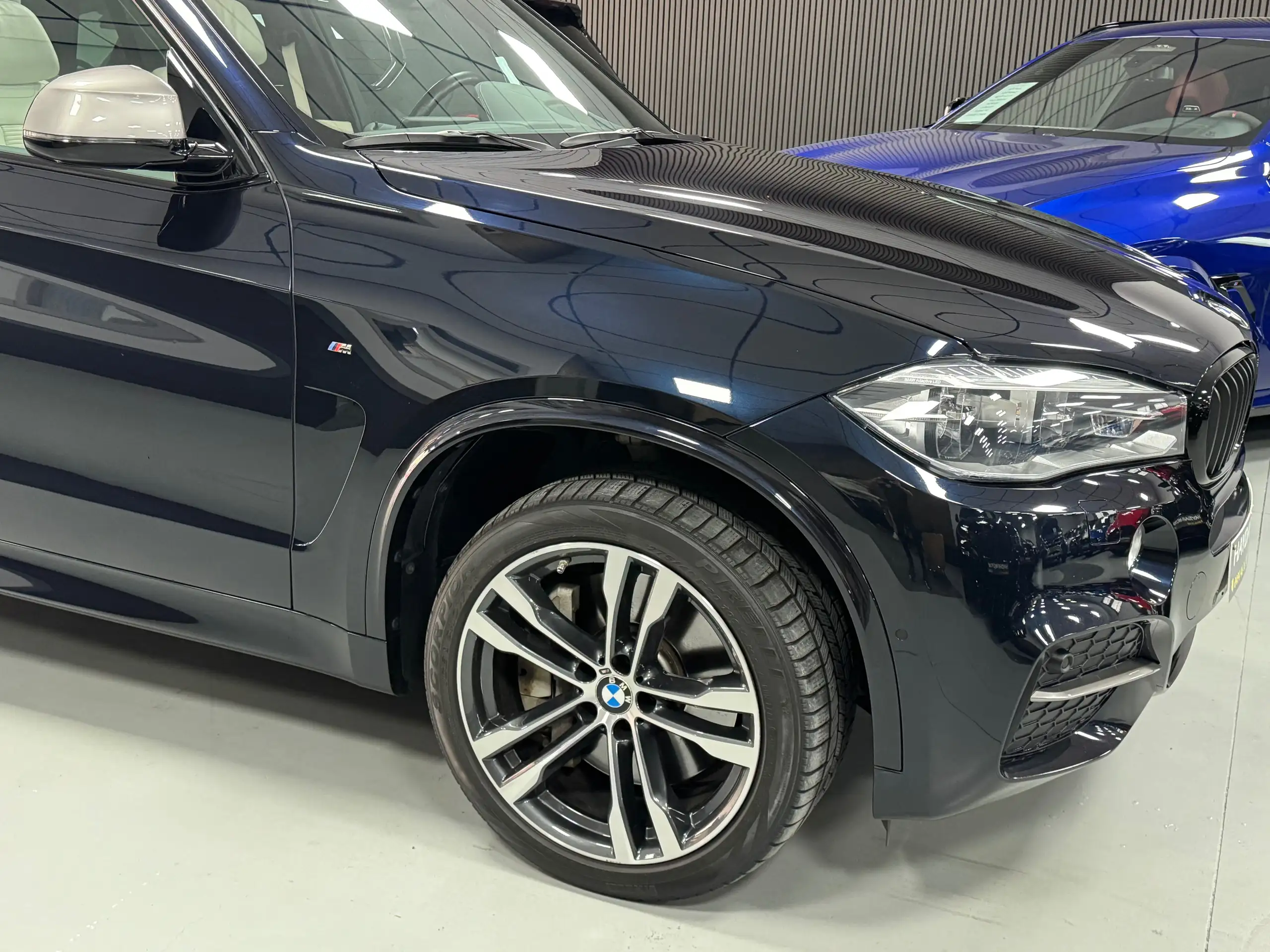 BMW - X5 M