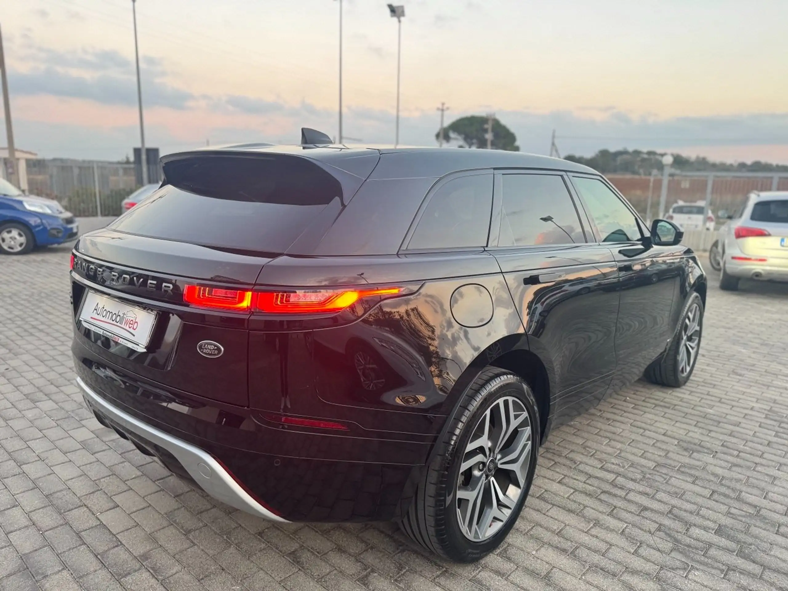 Land Rover - Range Rover Velar