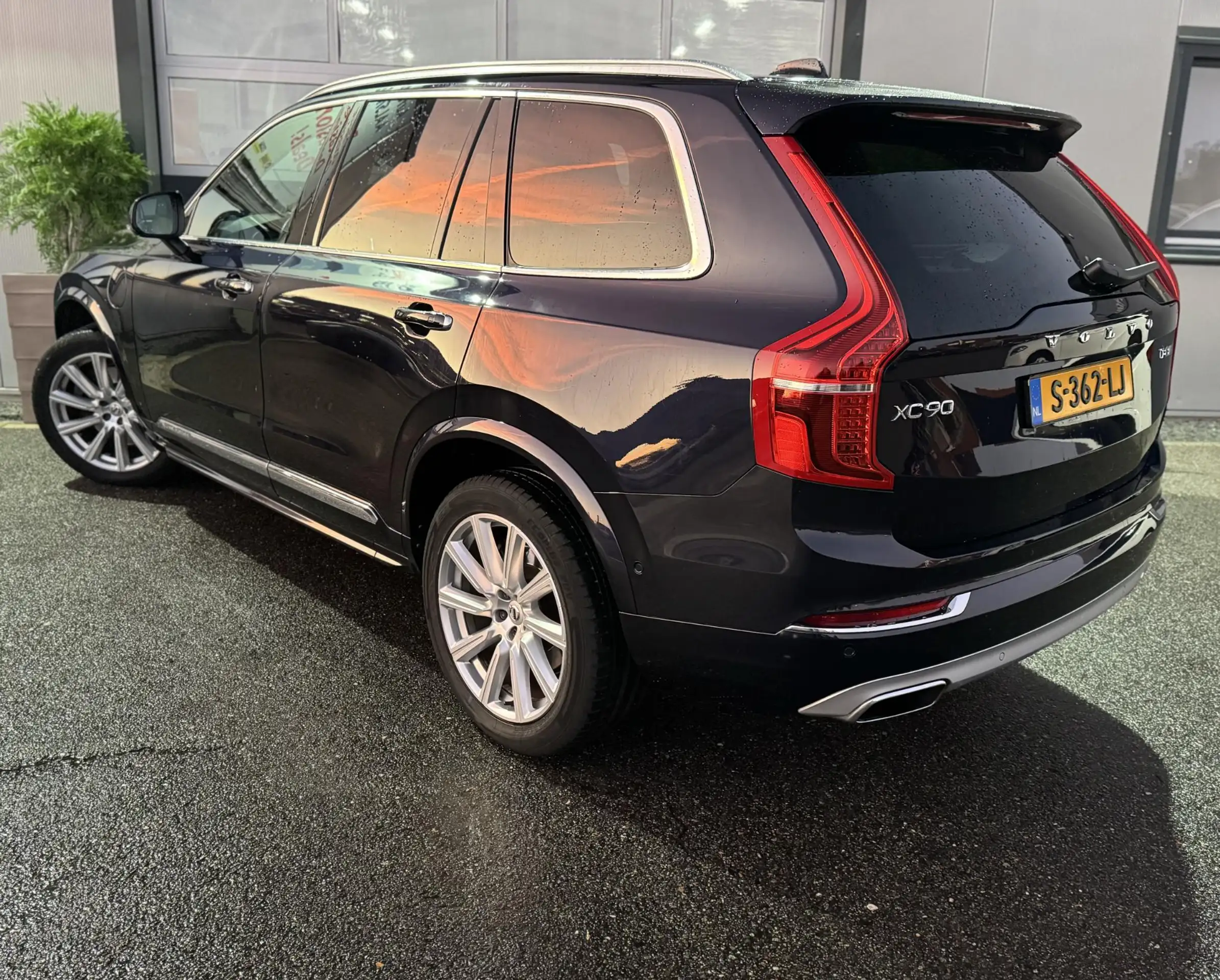 Volvo - XC90