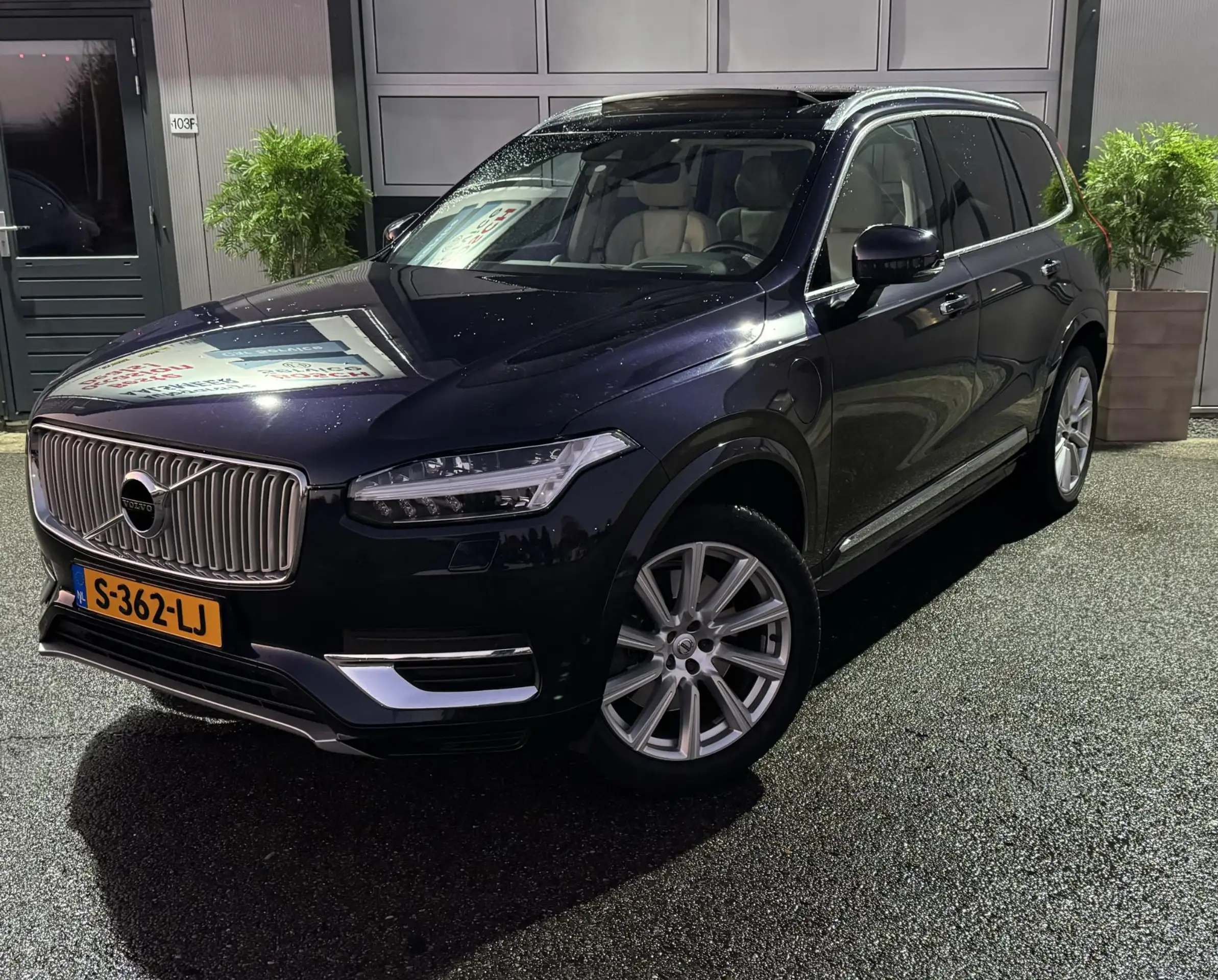 Volvo - XC90