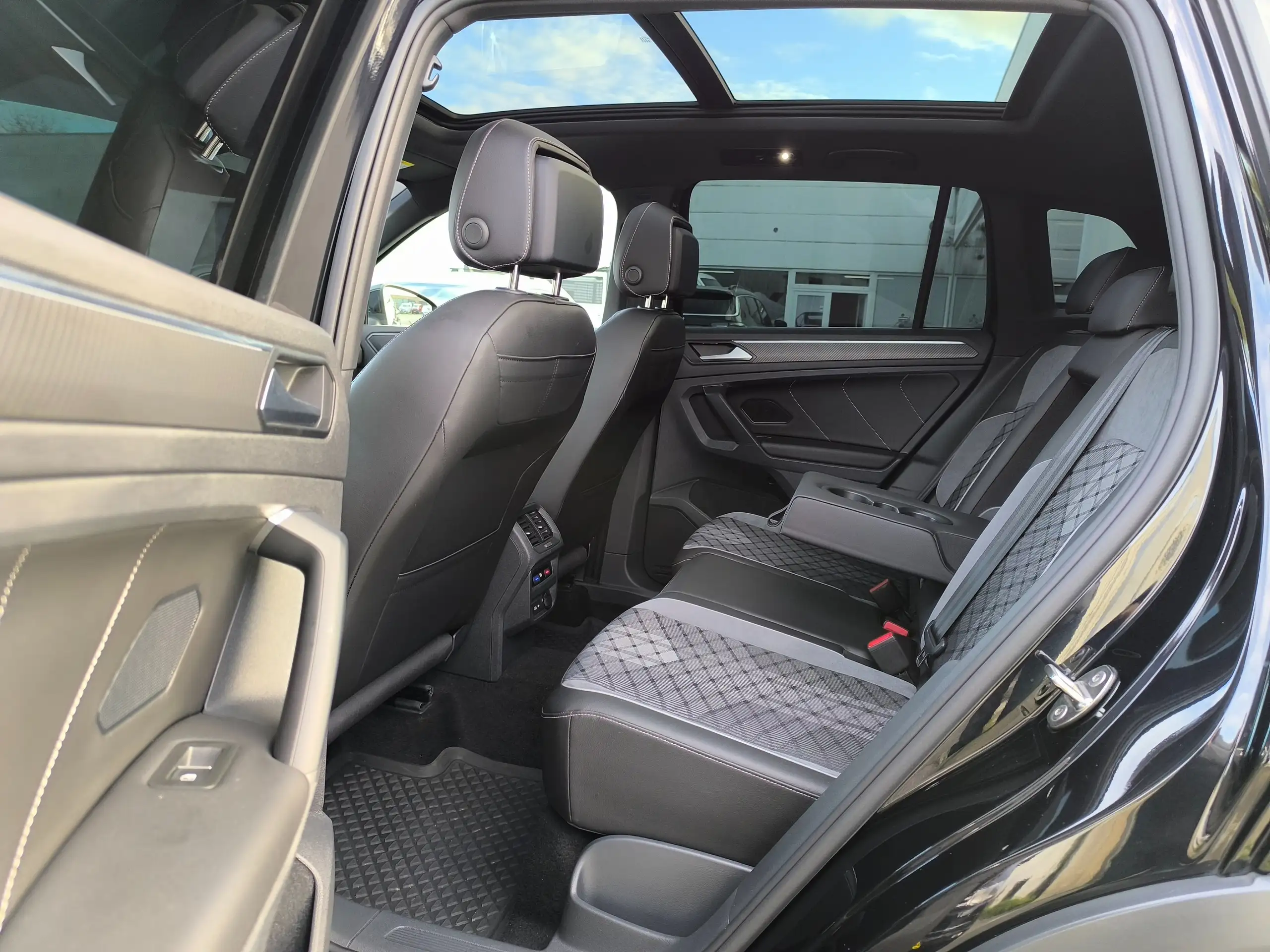 Volkswagen - Tiguan Allspace