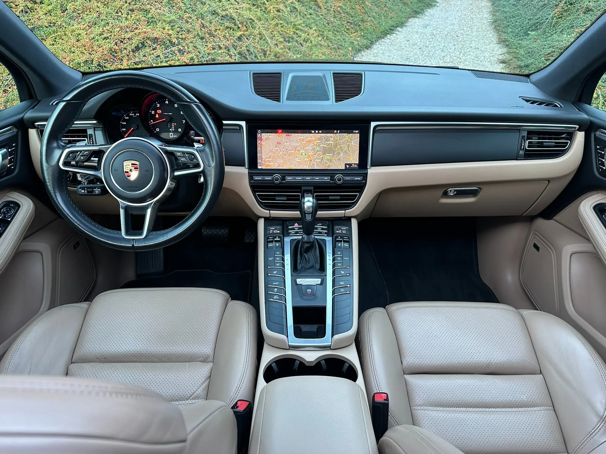 Porsche - Macan