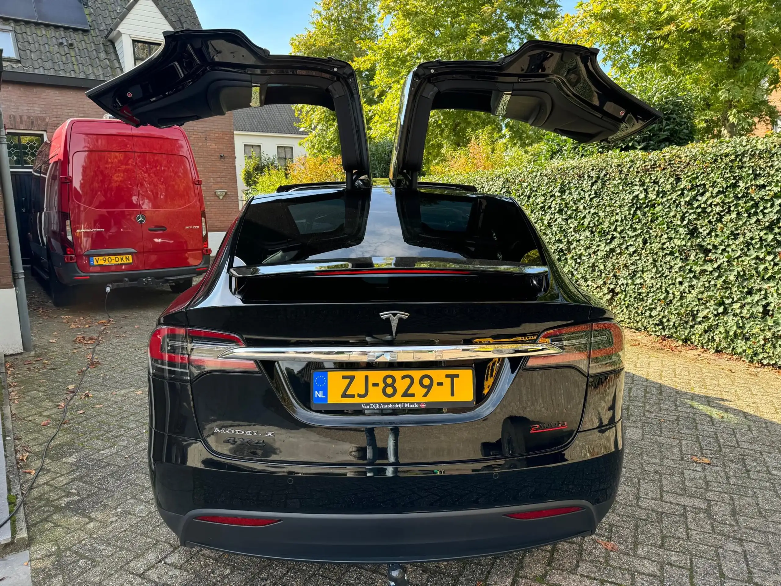 Tesla - Model X