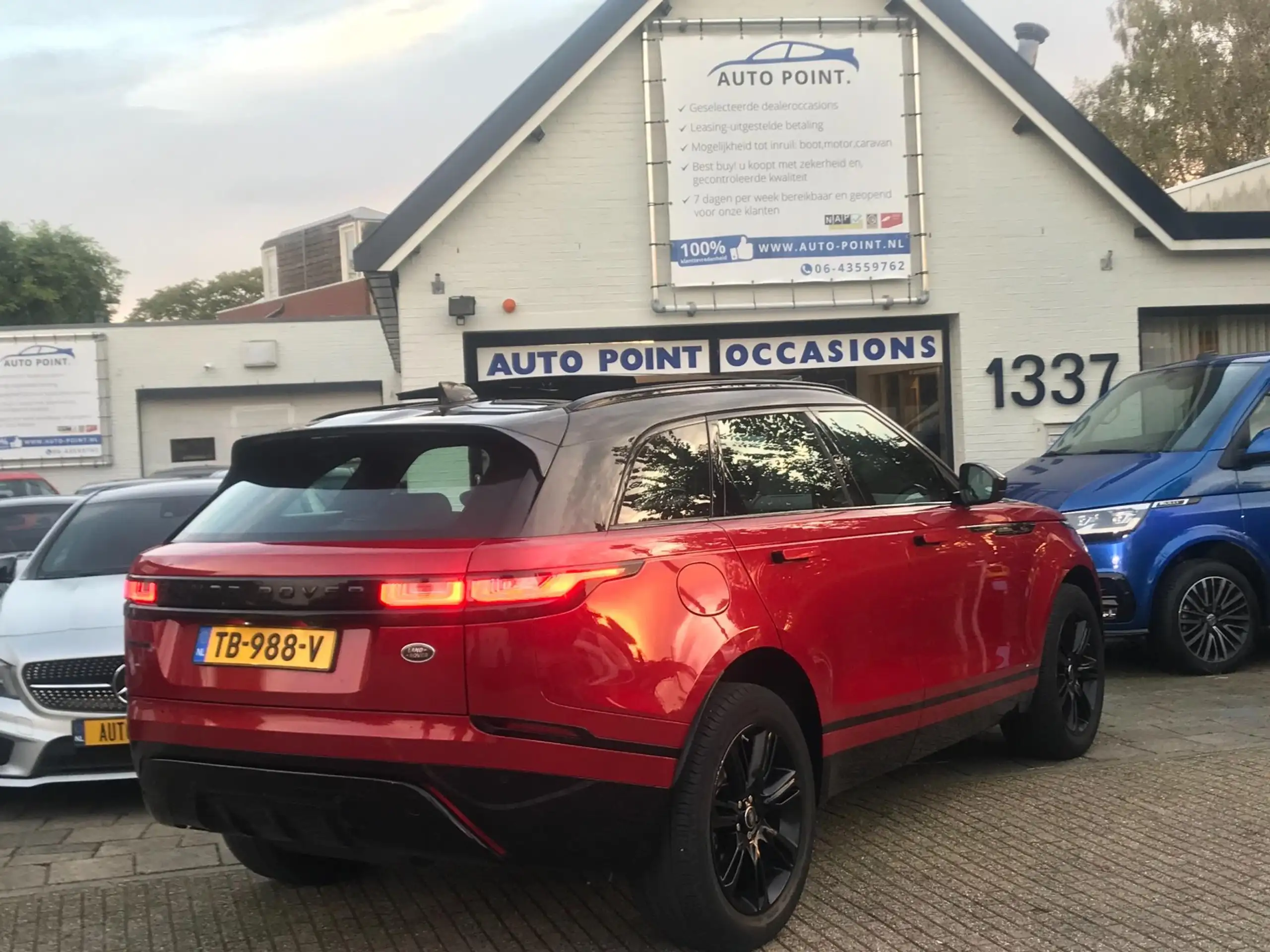 Land Rover - Range Rover Velar