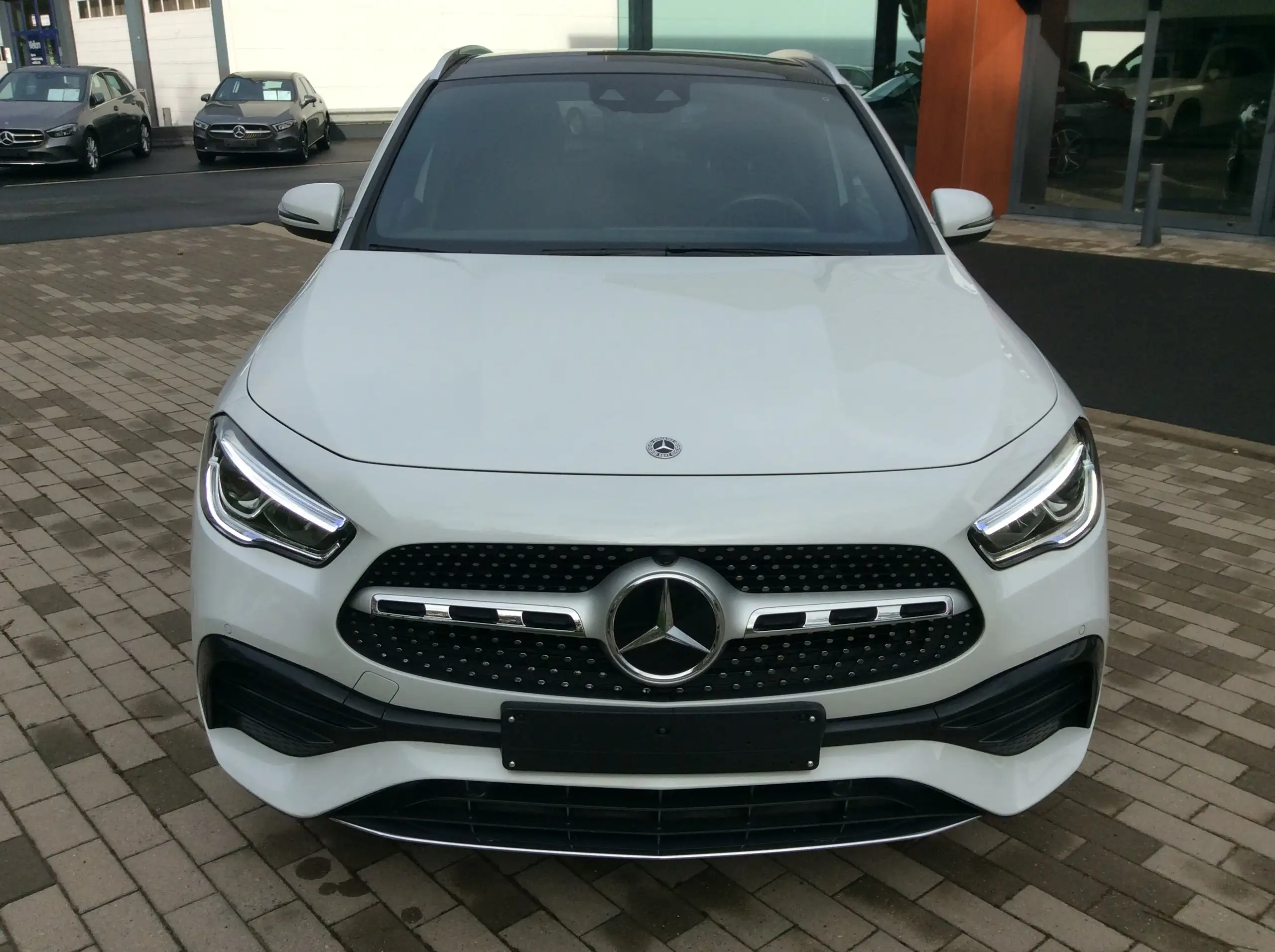 Mercedes-Benz - GLA 250