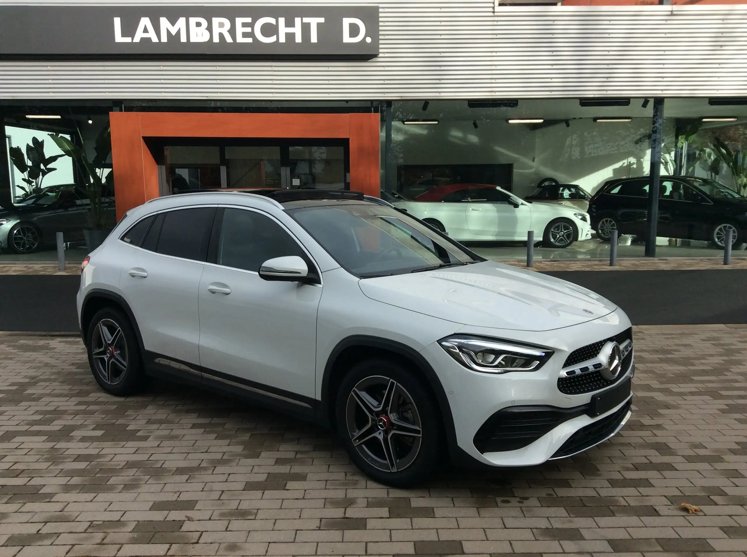 Mercedes-Benz - GLA 250