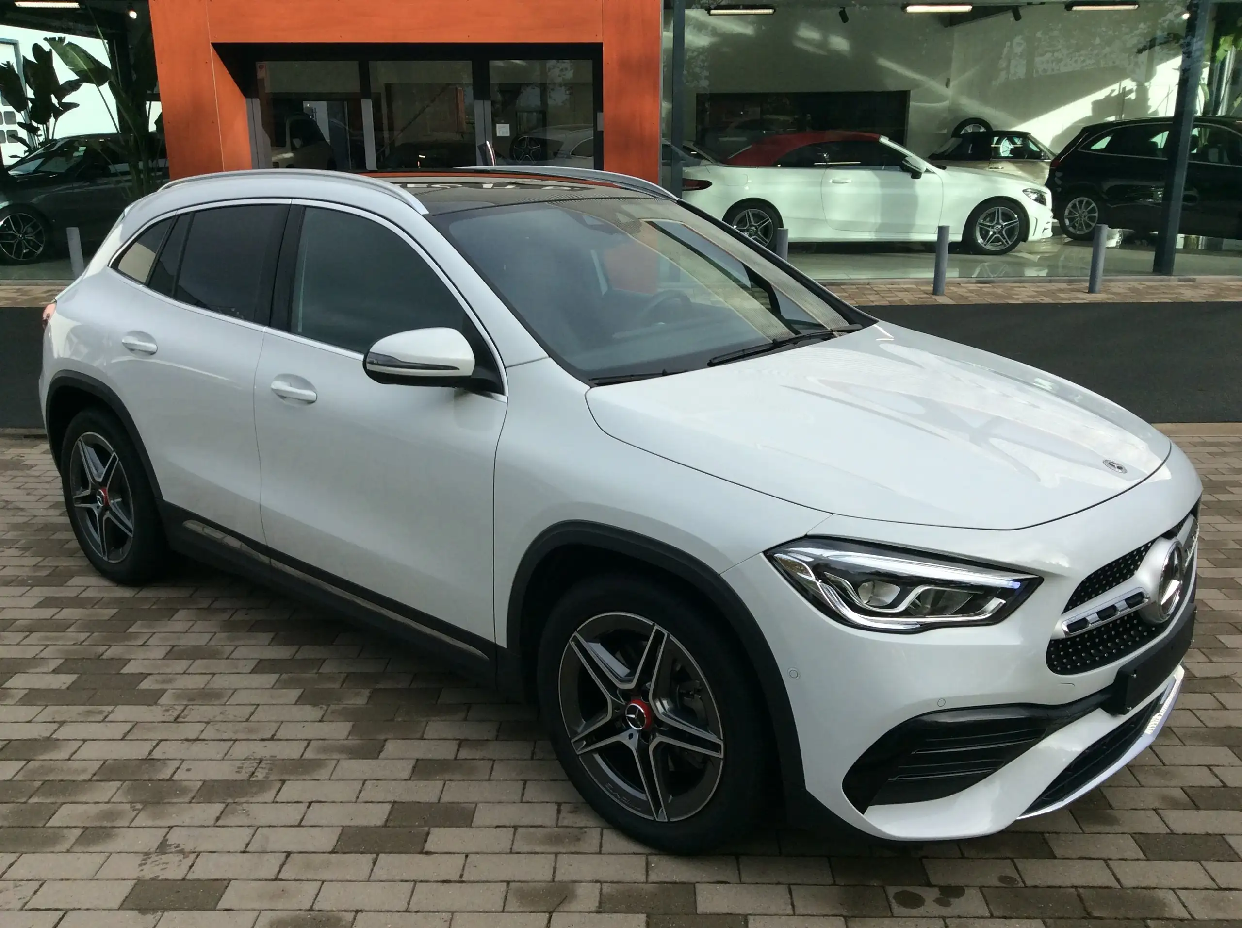 Mercedes-Benz - GLA 250