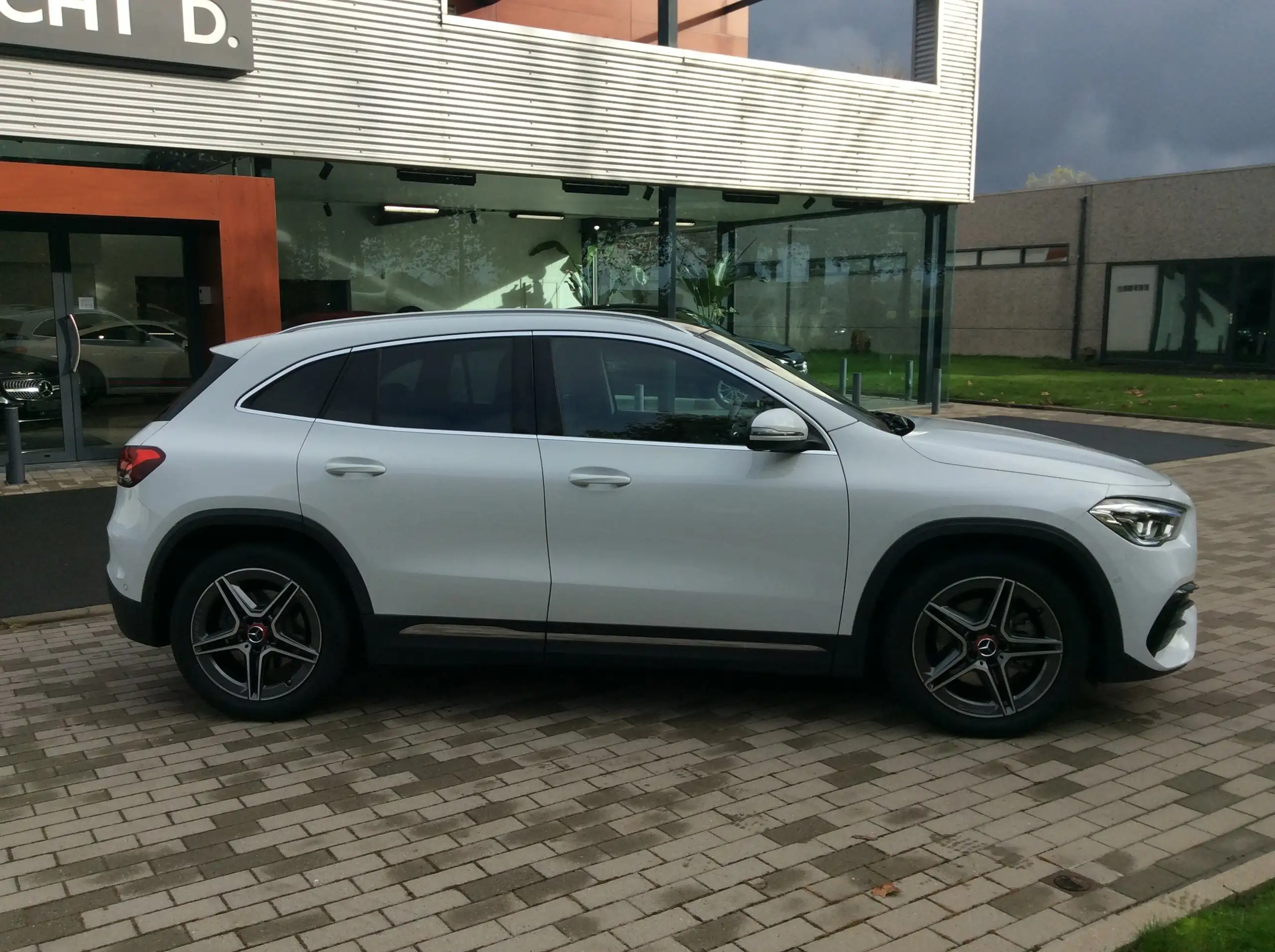 Mercedes-Benz - GLA 250